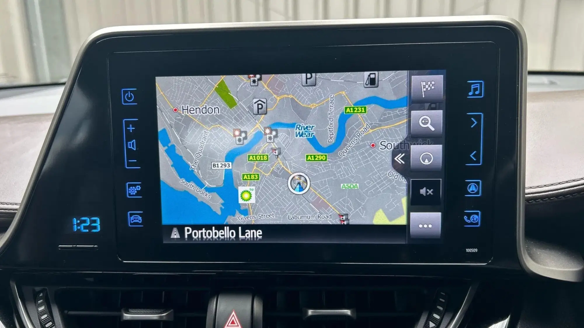 Toyota C-HR Self-Charging Hybrid Image 11 Toyota C-HR Self-Charging Hybrid Image 11