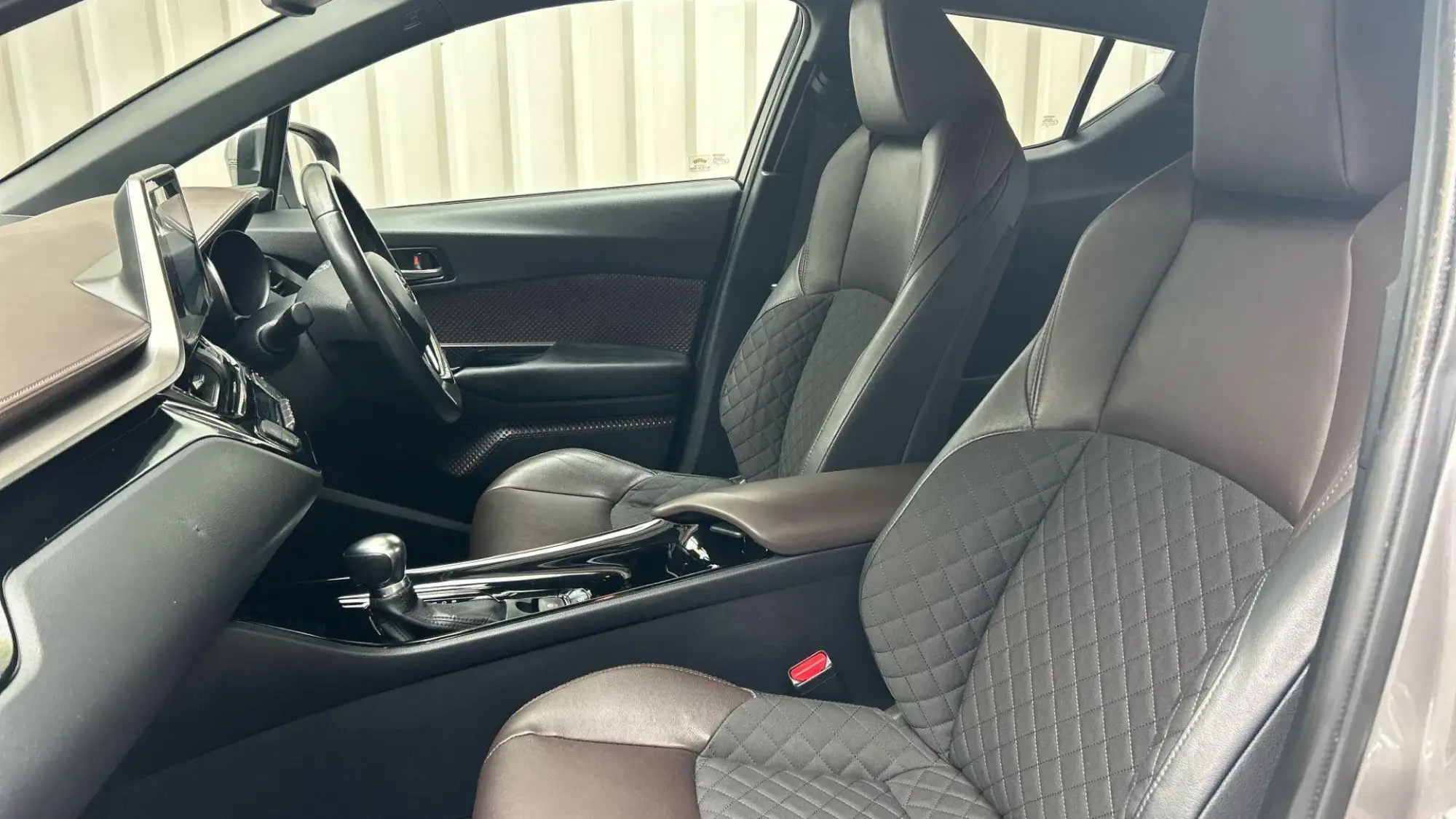 Toyota C-HR Self-Charging Hybrid Image 14 Toyota C-HR Self-Charging Hybrid Image 14