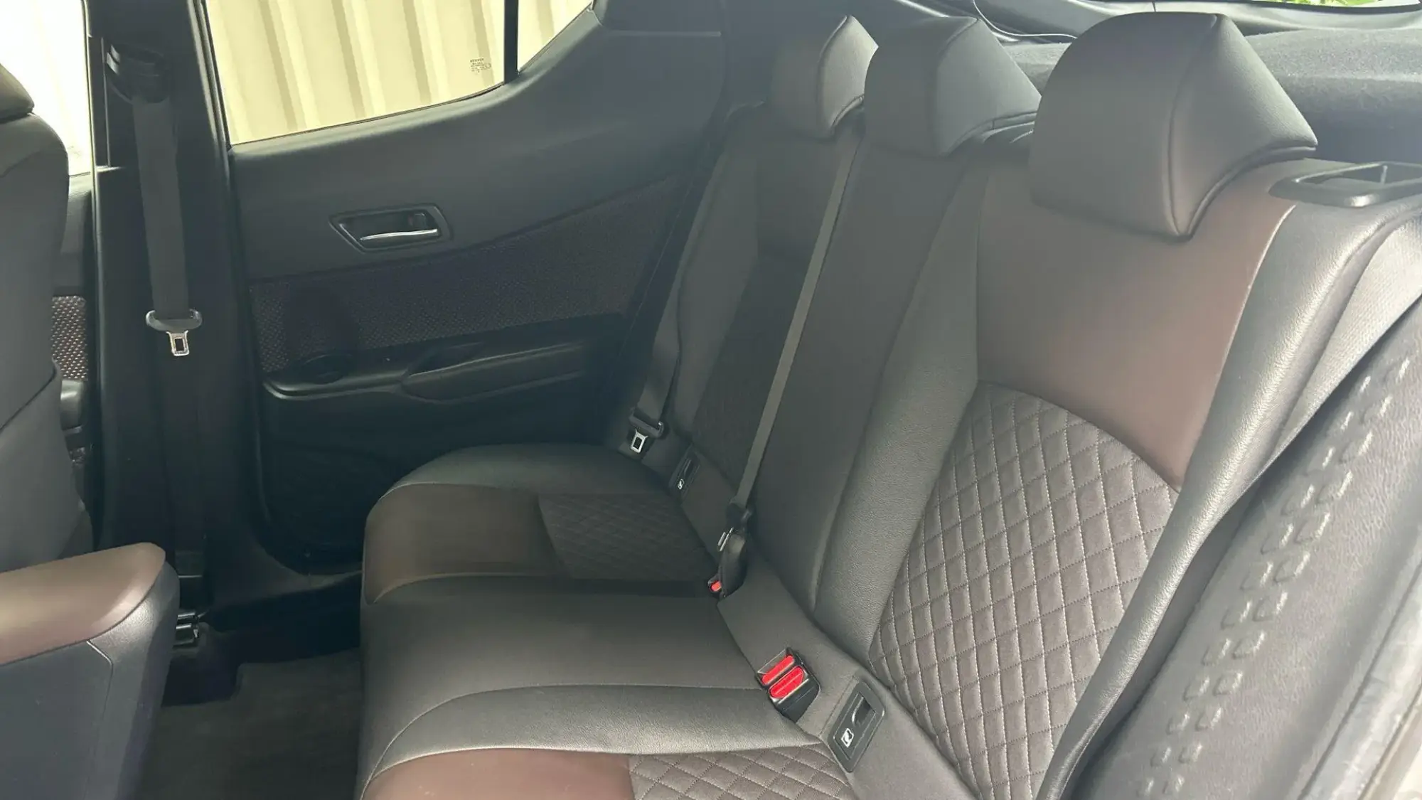 Toyota C-HR Self-Charging Hybrid Image 17 Toyota C-HR Self-Charging Hybrid Image 17