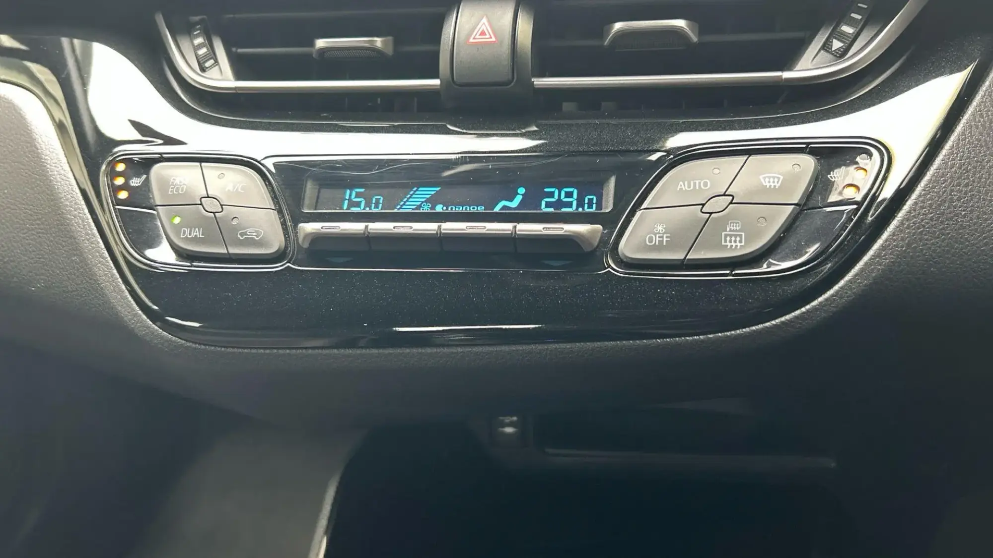 Toyota C-HR Self-Charging Hybrid Image 32 Toyota C-HR Self-Charging Hybrid Image 32