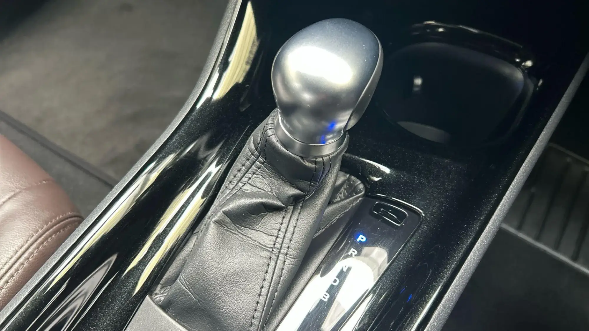 Toyota C-HR Self-Charging Hybrid Image 34 Toyota C-HR Self-Charging Hybrid Image 34