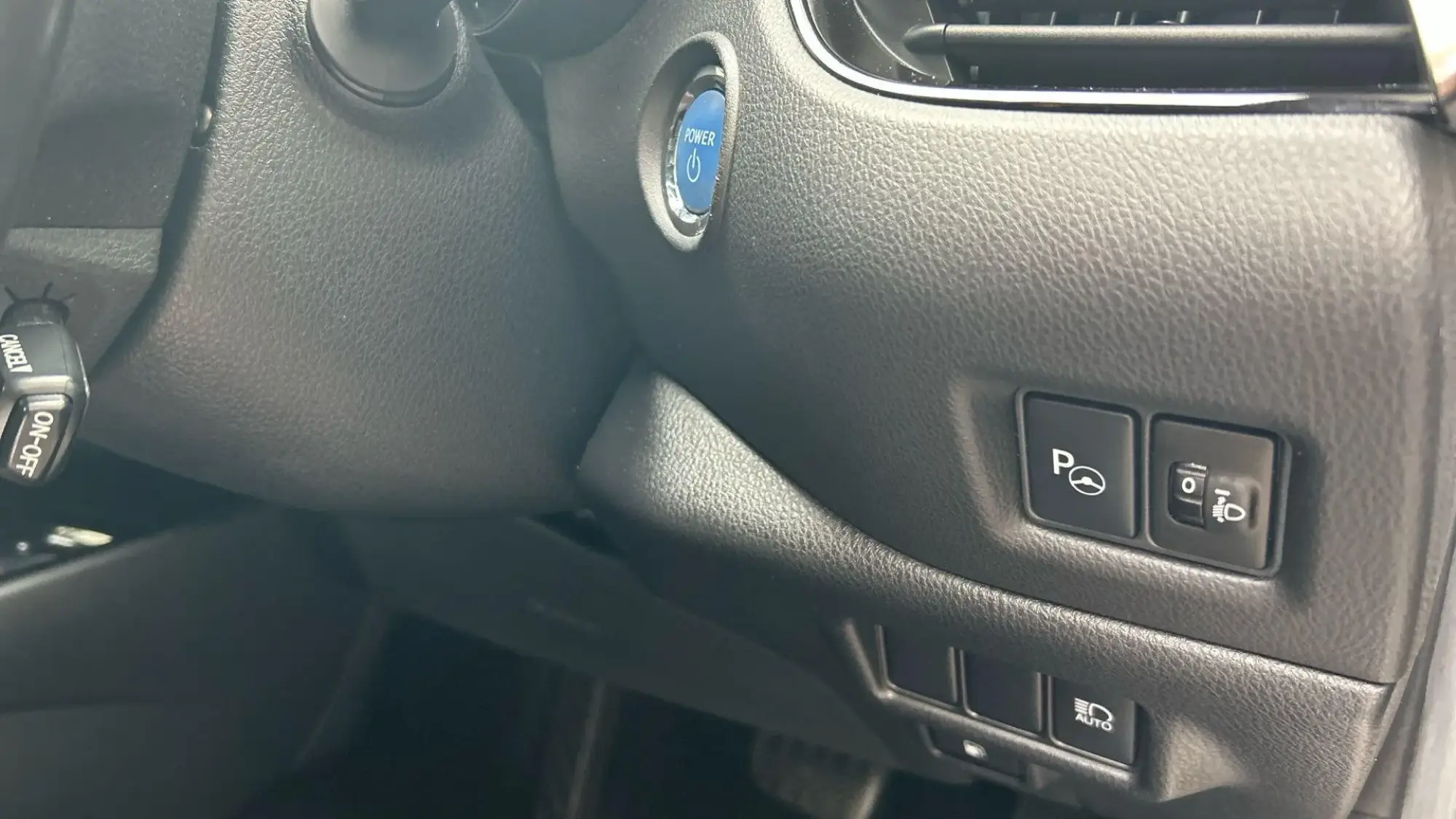 Toyota C-HR Self-Charging Hybrid Image 37 Toyota C-HR Self-Charging Hybrid Image 37