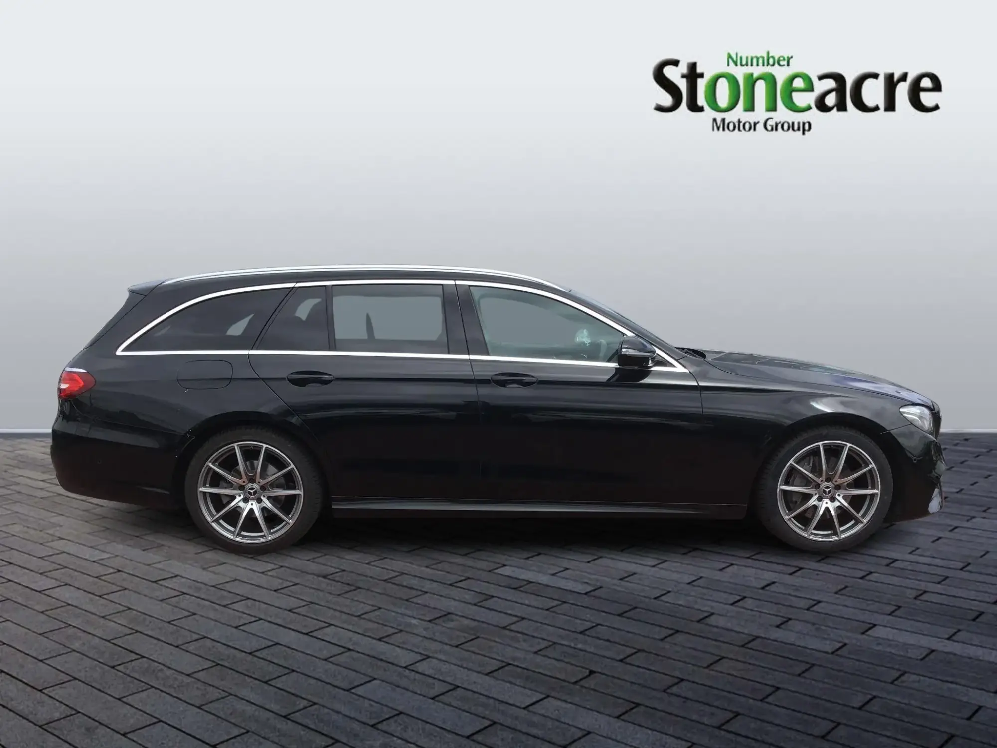 Mercedes-Benz E-Class 2.0 E220d AMG Line Edition (Premium) G-Tronic+ Euro 6 (s/s) 5dr LL20SOE Image 2