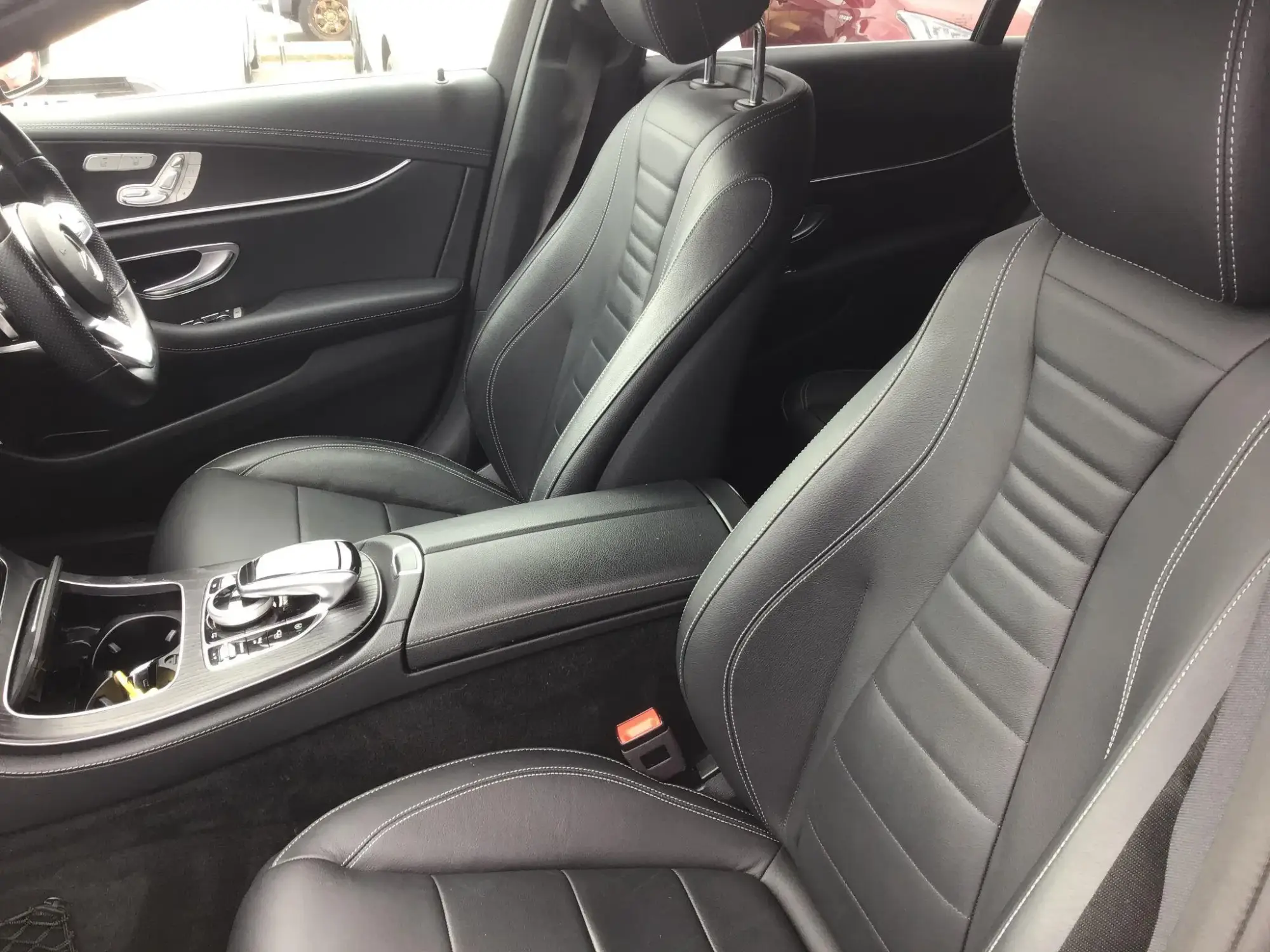 Mercedes-Benz E-Class Image 12 Mercedes-Benz E-Class Image 12