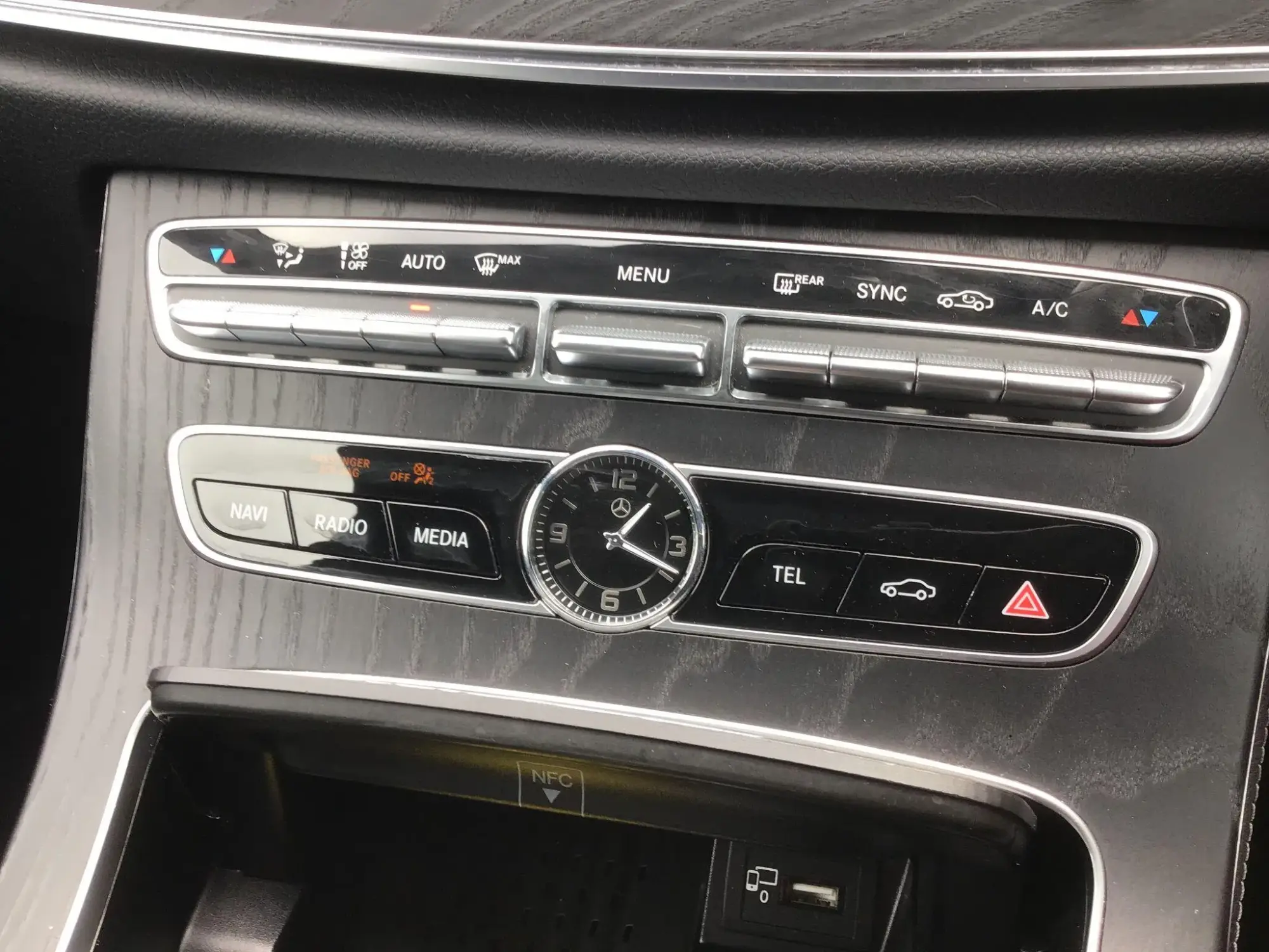 Mercedes-Benz E-Class Image 17 Mercedes-Benz E-Class Image 17