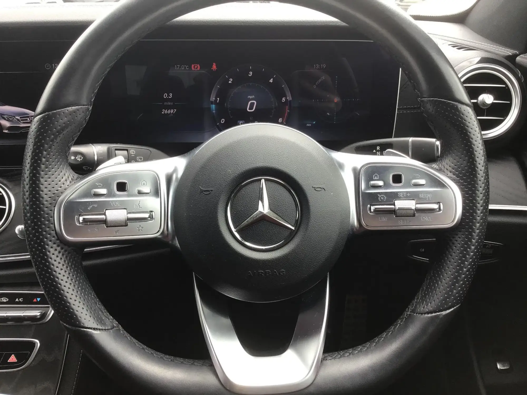Mercedes-Benz E-Class Image 19 Mercedes-Benz E-Class Image 19
