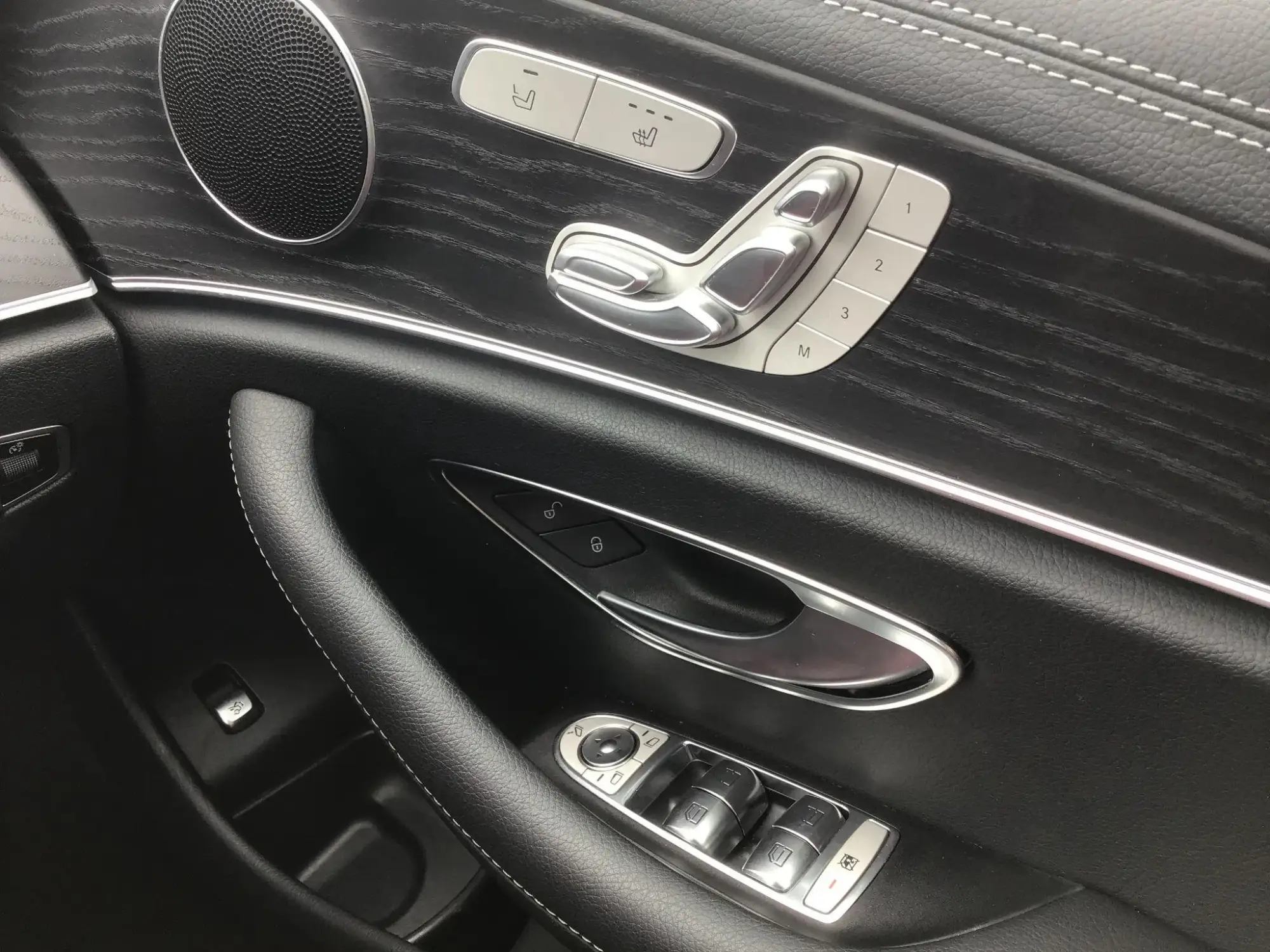 Mercedes-Benz E-Class Image 21 Mercedes-Benz E-Class Image 21