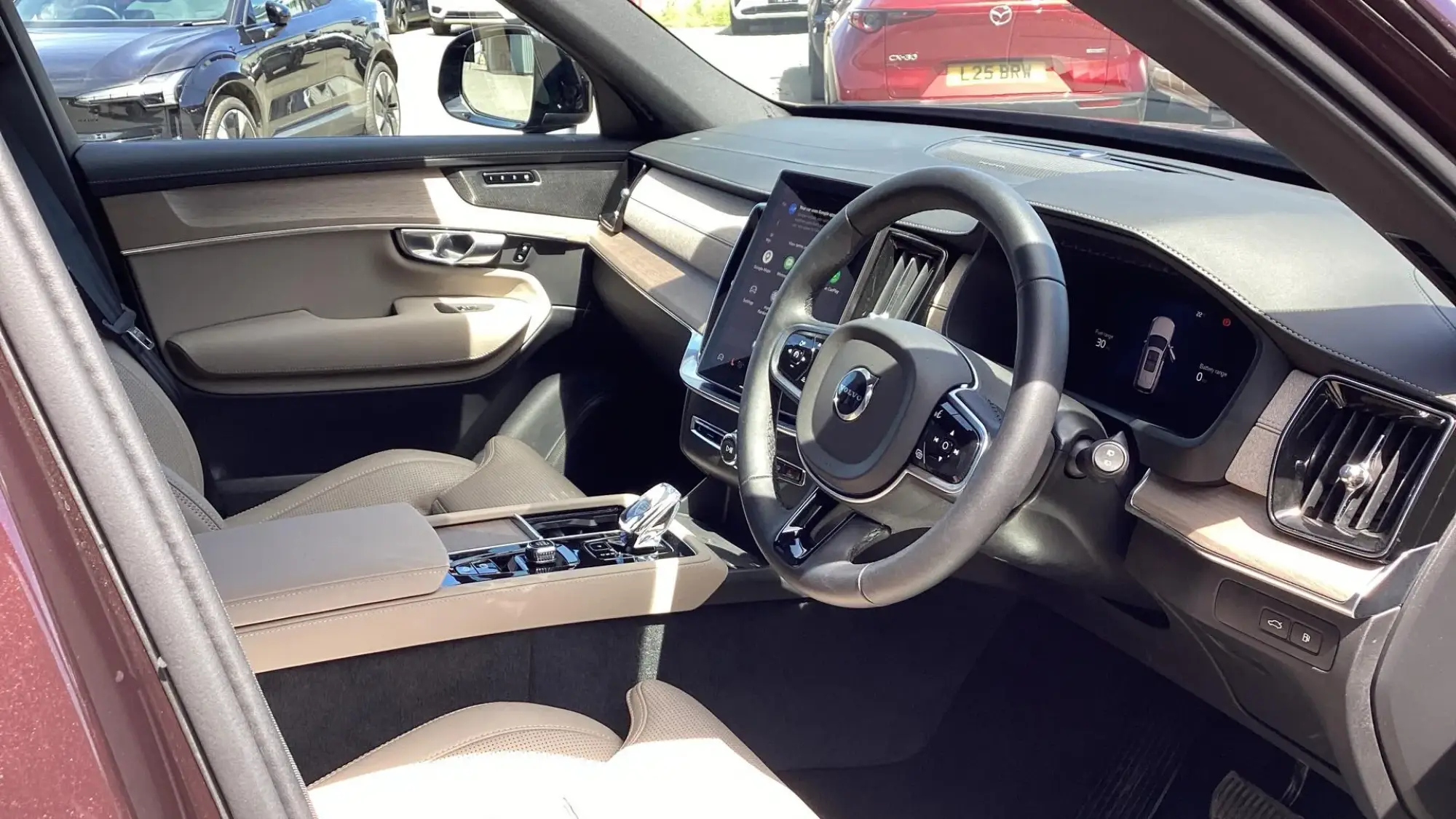 Volvo XC90 Plug-In Hybrid Image 4 Volvo XC90 Plug-In Hybrid Image 4