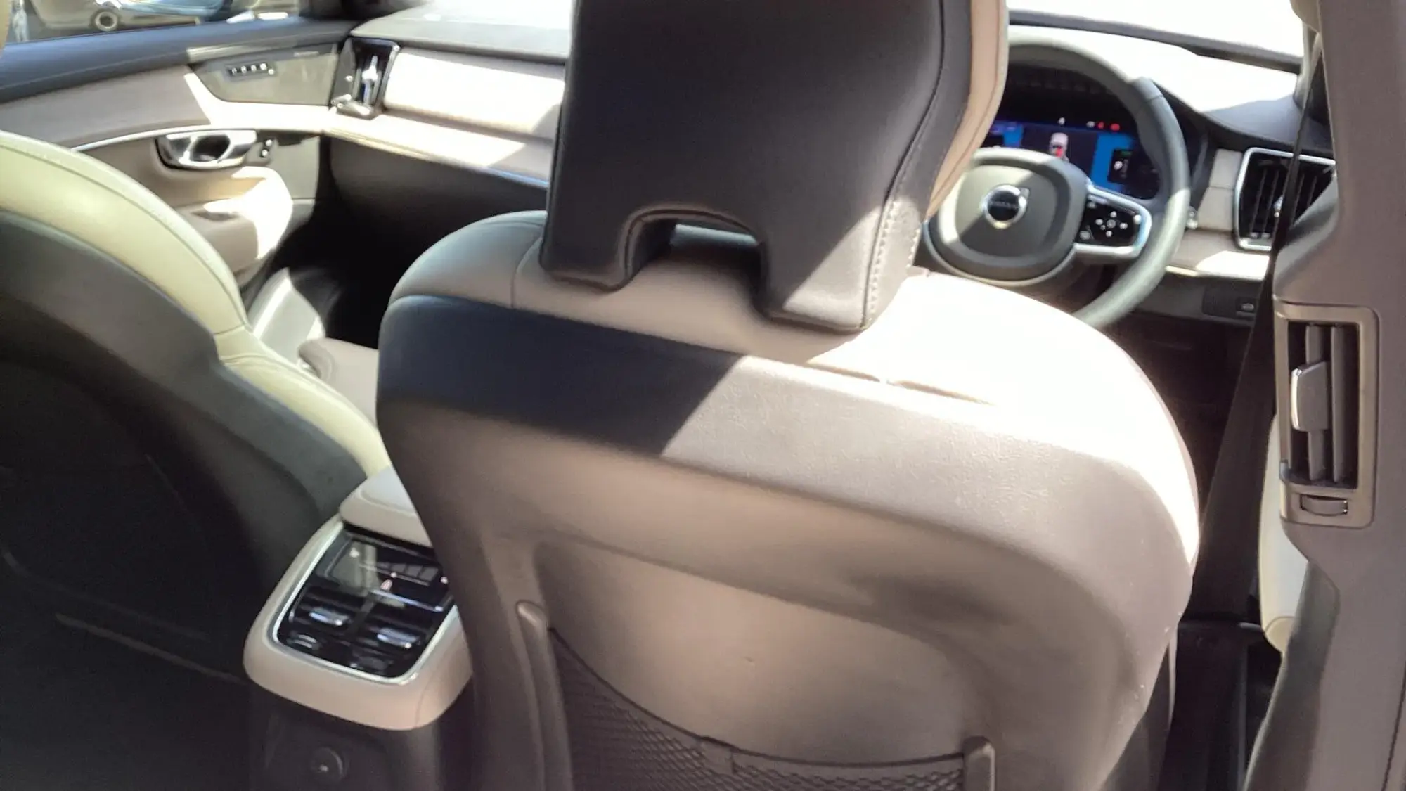 Volvo XC90 Plug-In Hybrid Image 40 Volvo XC90 Plug-In Hybrid Image 40