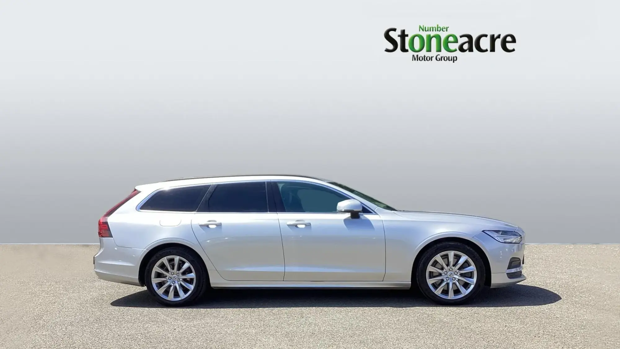 Volvo V90 2.0 B4 MHEV Momentum Auto Euro 6 (s/s) 5dr FT22ABU Image 3
