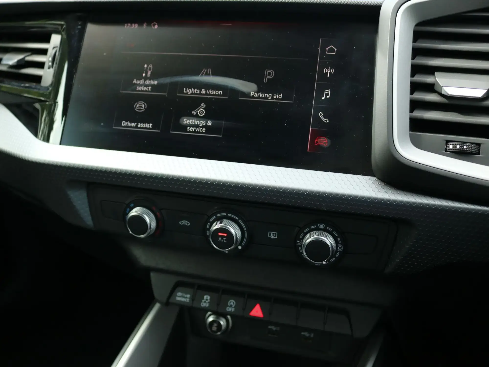 Audi A1 Image 24 Audi A1 Image 24