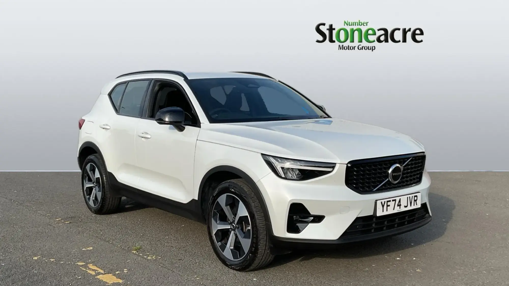 Volvo XC40 2.0 B3P Plus Dark 5dr Auto YF74JVR Image 1