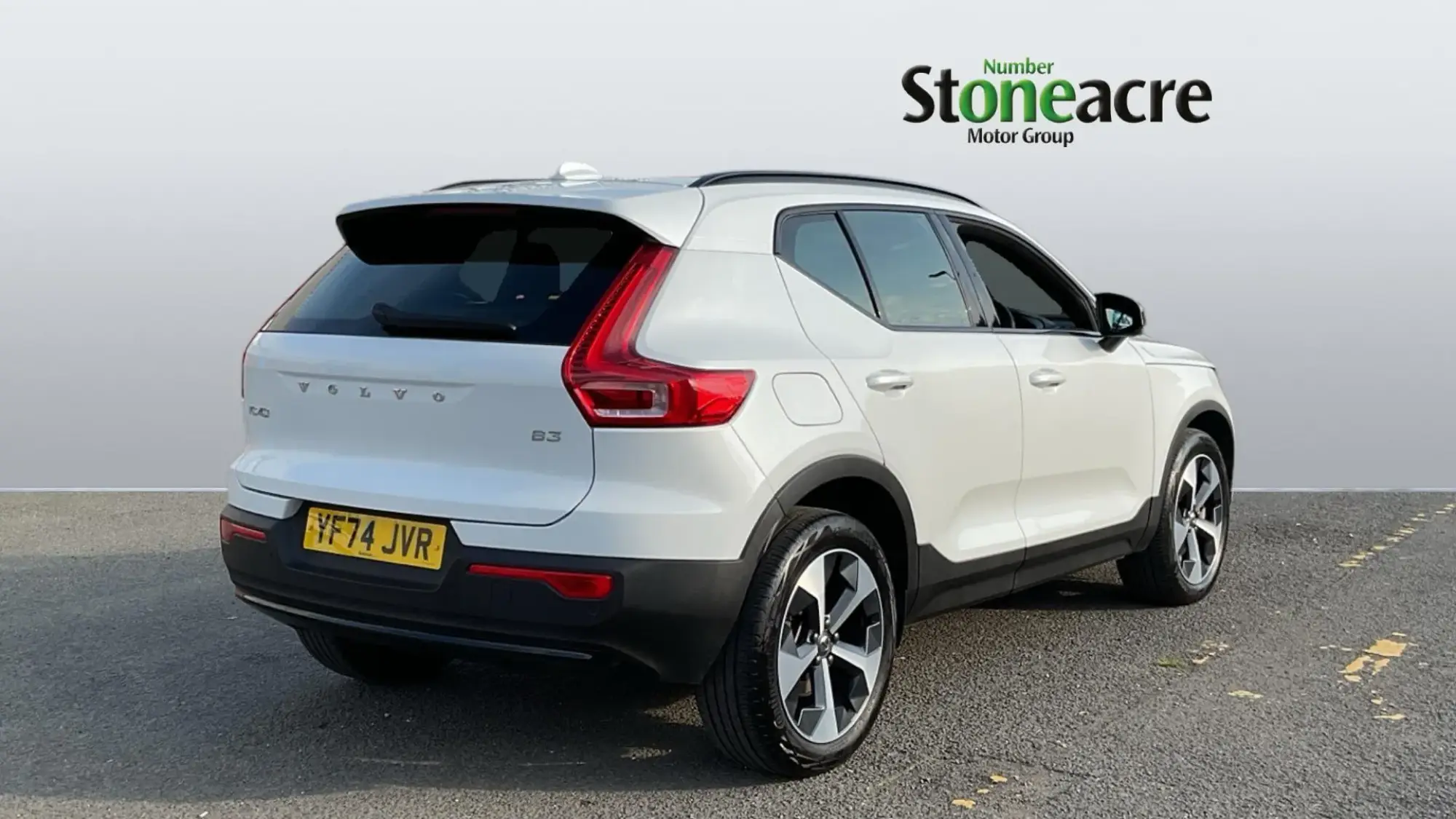 Volvo XC40 2.0 B3P Plus Dark 5dr Auto YF74JVR Image 2