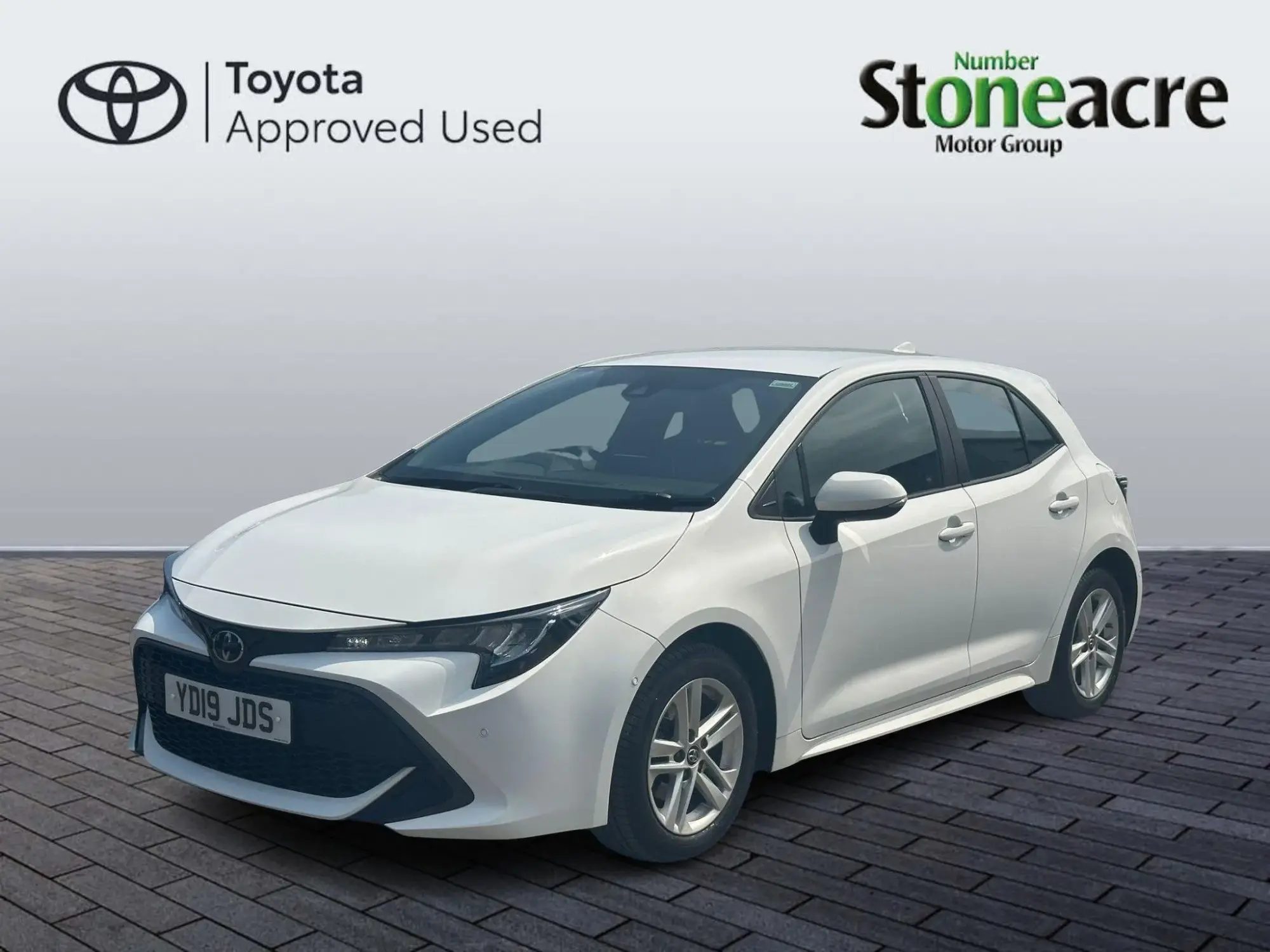 Toyota Corolla Hatchback Image 3