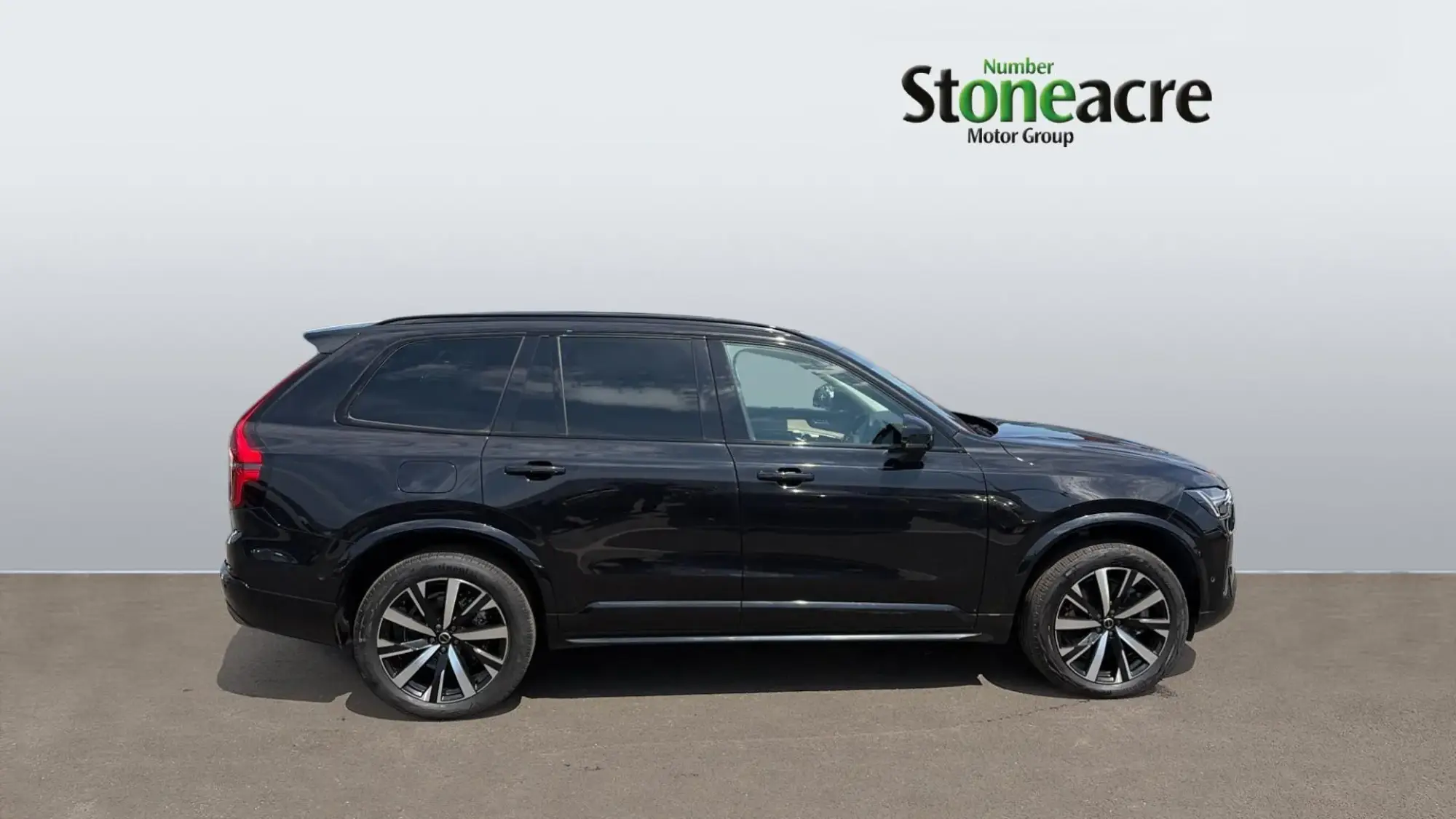 Volvo XC90 Plug-In Hybrid 2.0 T8 18.8kWh Plus Auto 4WD Euro 6 (s/s) 5dr RE75AWC Image 3