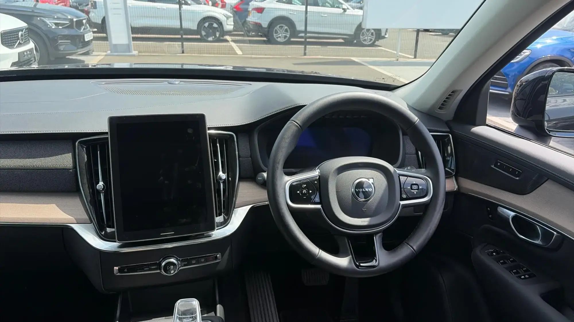 Volvo XC90 Plug-In Hybrid Image 10 Volvo XC90 Plug-In Hybrid Image 10