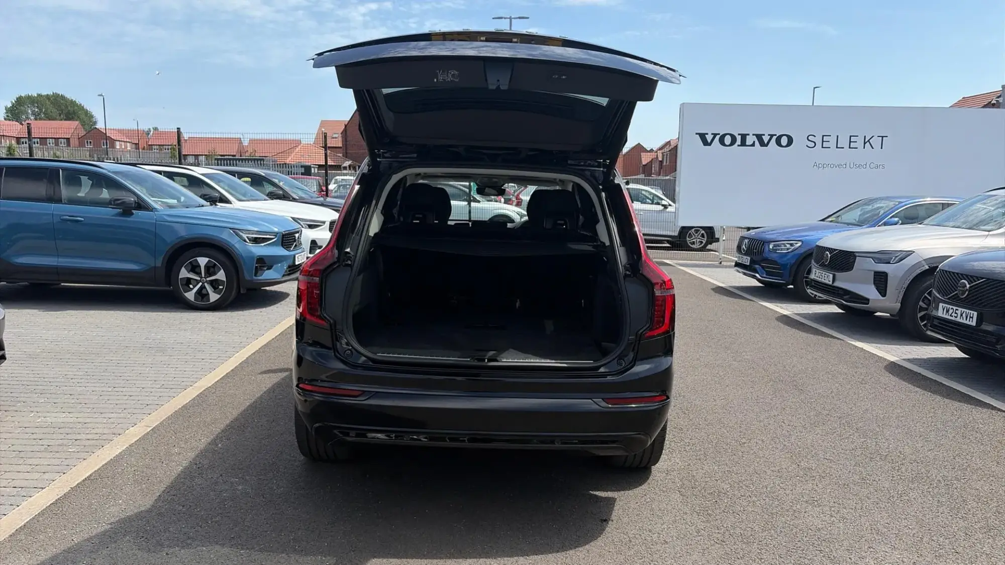 Volvo XC90 Plug-In Hybrid Image 13 Volvo XC90 Plug-In Hybrid Image 13