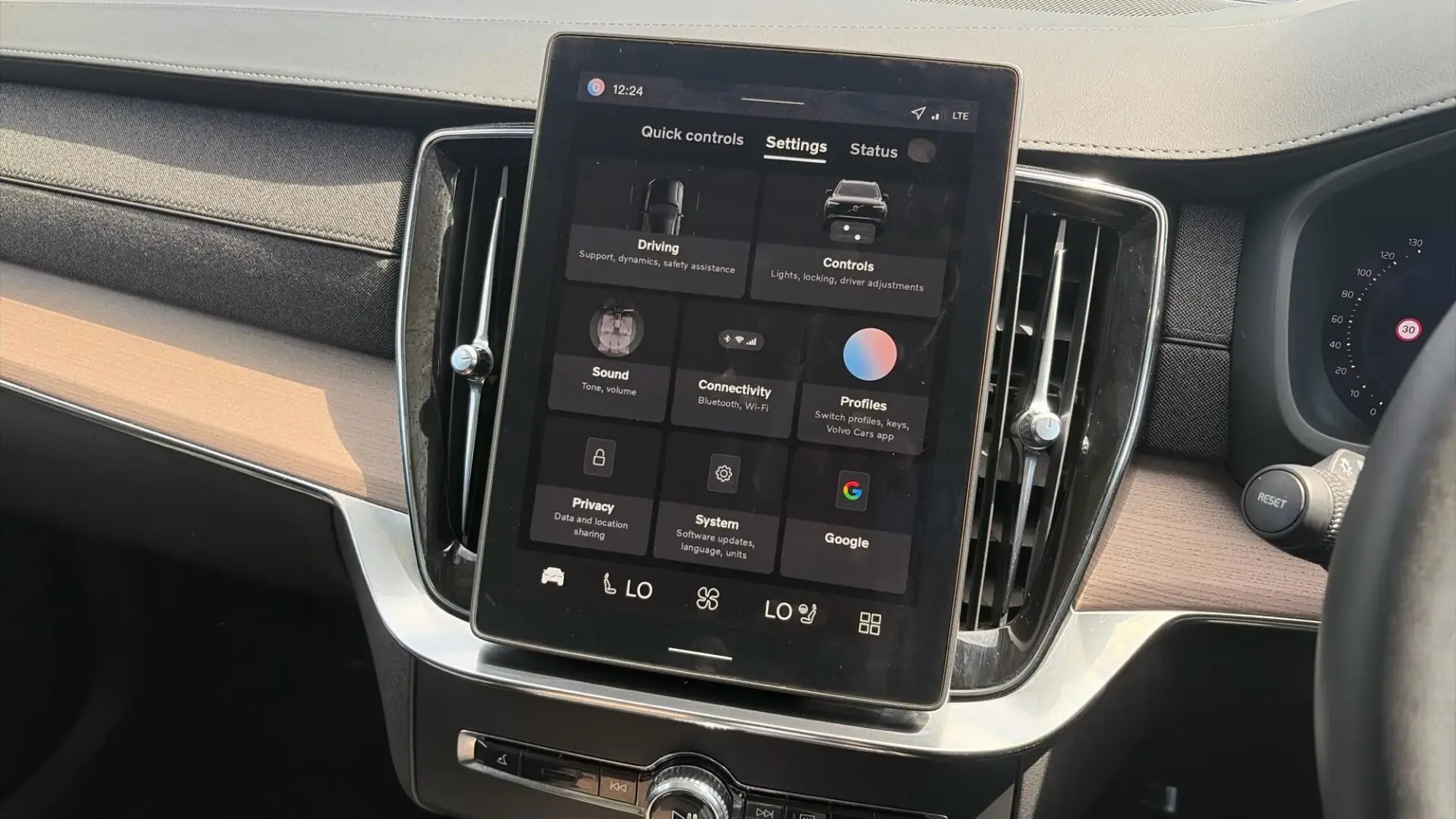 Volvo XC90 Plug-In Hybrid Image 17 Volvo XC90 Plug-In Hybrid Image 17