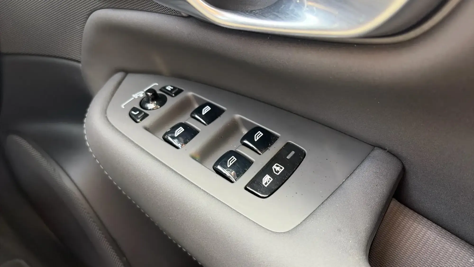 Volvo XC90 Plug-In Hybrid Image 24 Volvo XC90 Plug-In Hybrid Image 24
