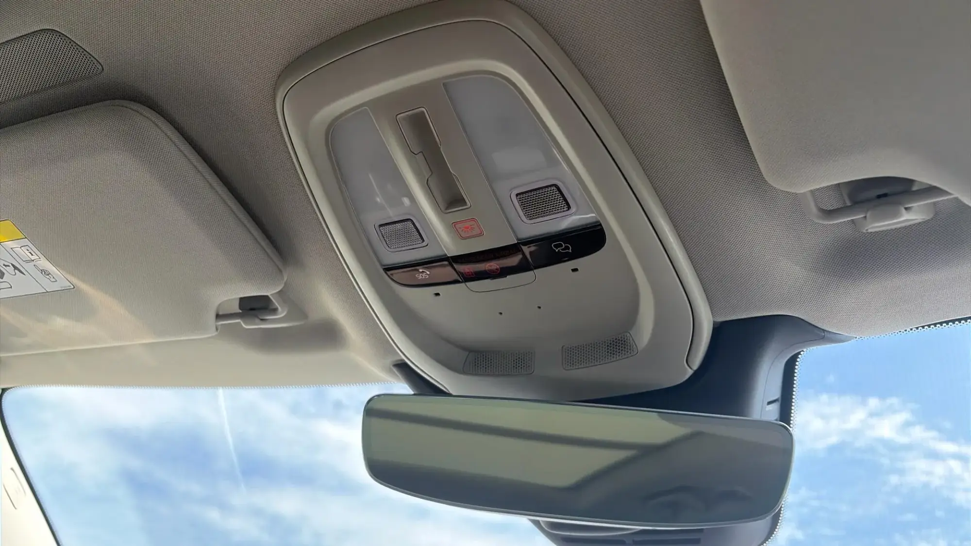 Volvo XC90 Plug-In Hybrid Image 28 Volvo XC90 Plug-In Hybrid Image 28