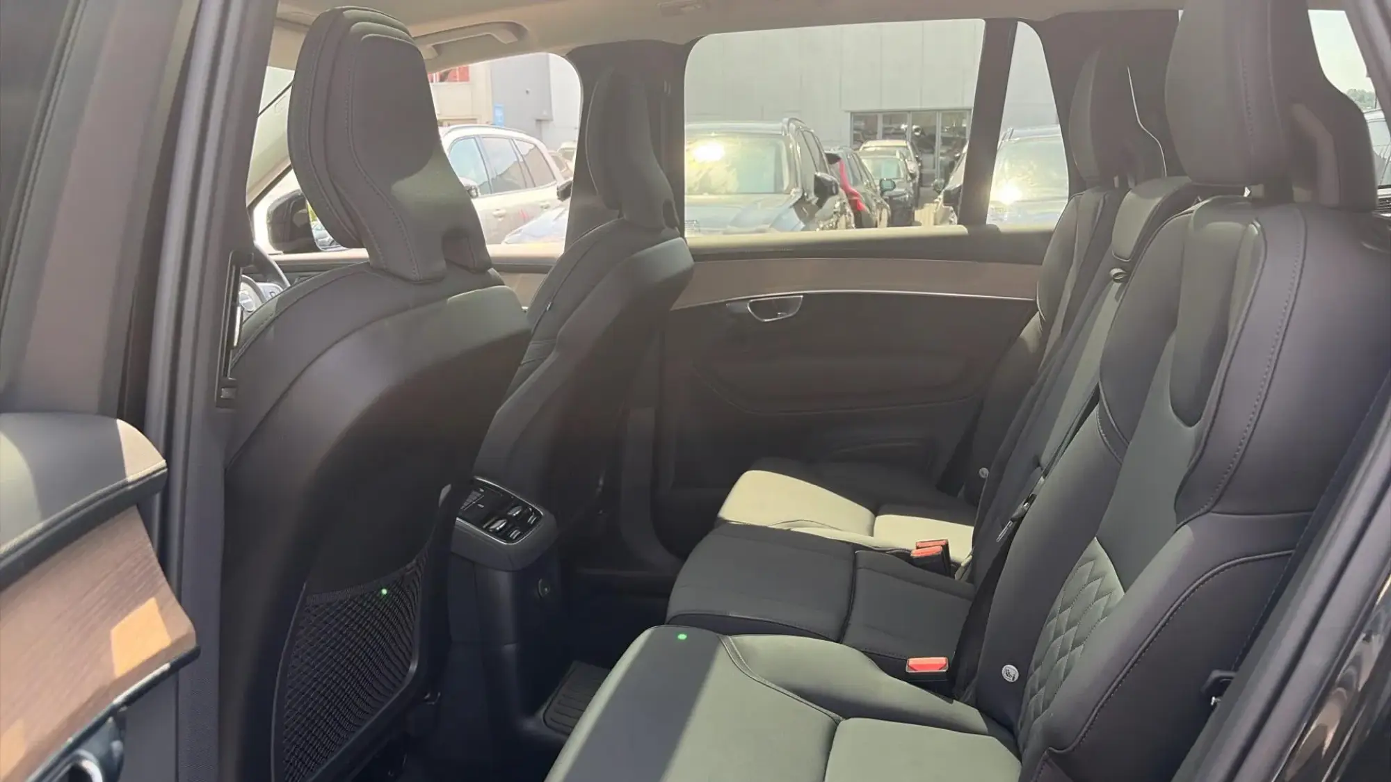 Volvo XC90 Plug-In Hybrid Image 33 Volvo XC90 Plug-In Hybrid Image 33