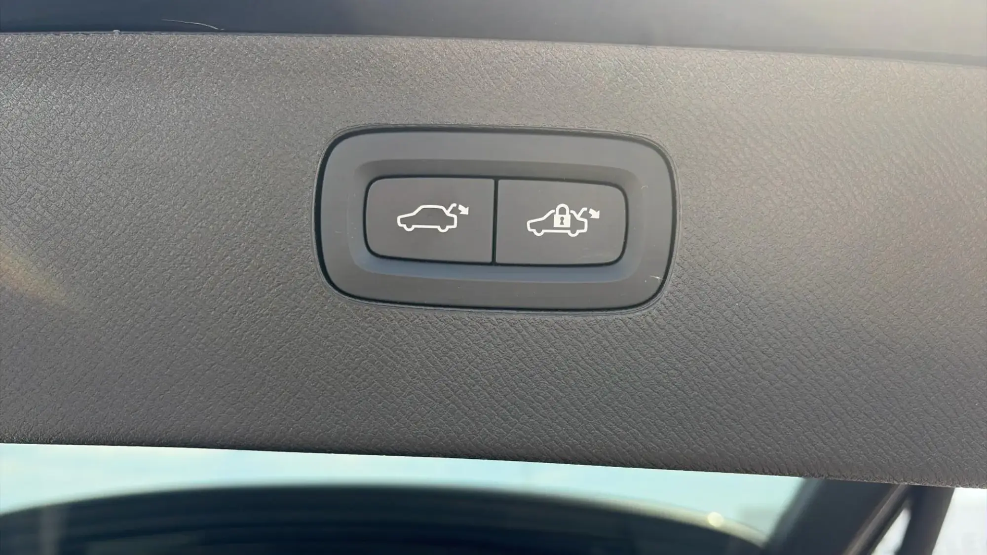 Volvo XC90 Plug-In Hybrid Image 35 Volvo XC90 Plug-In Hybrid Image 35