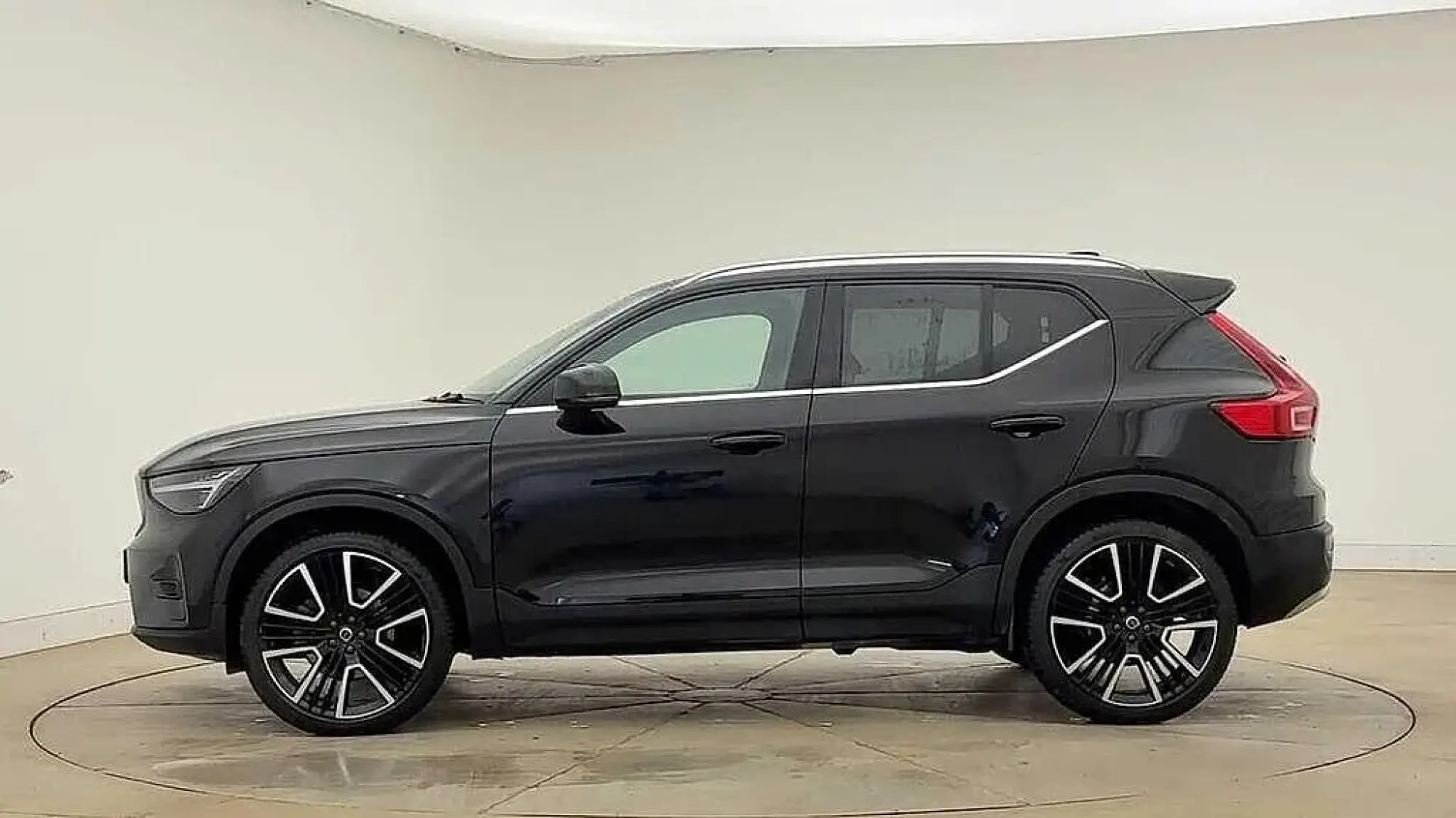 Volvo XC40 Image 2