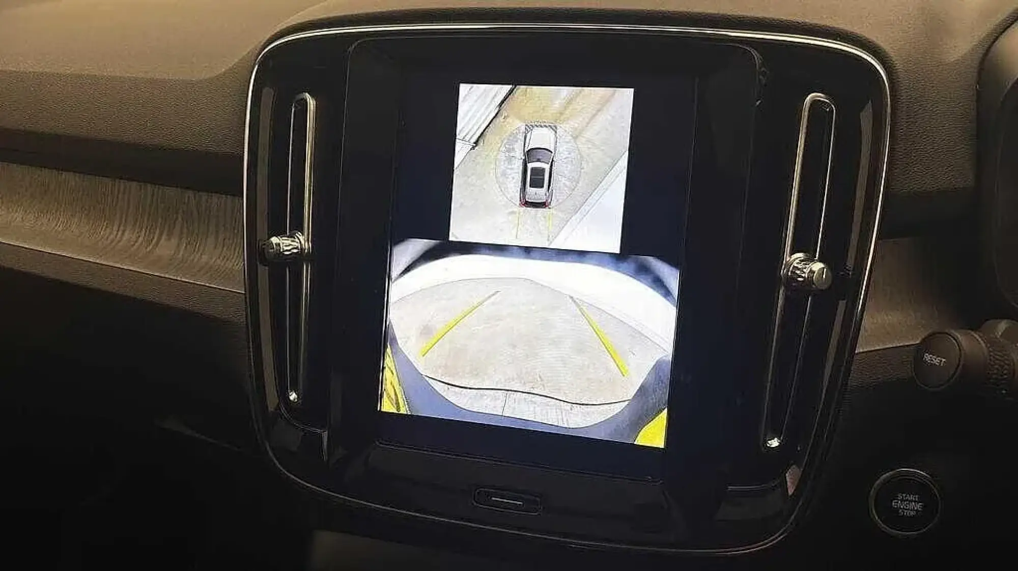 Volvo XC40 Image 12