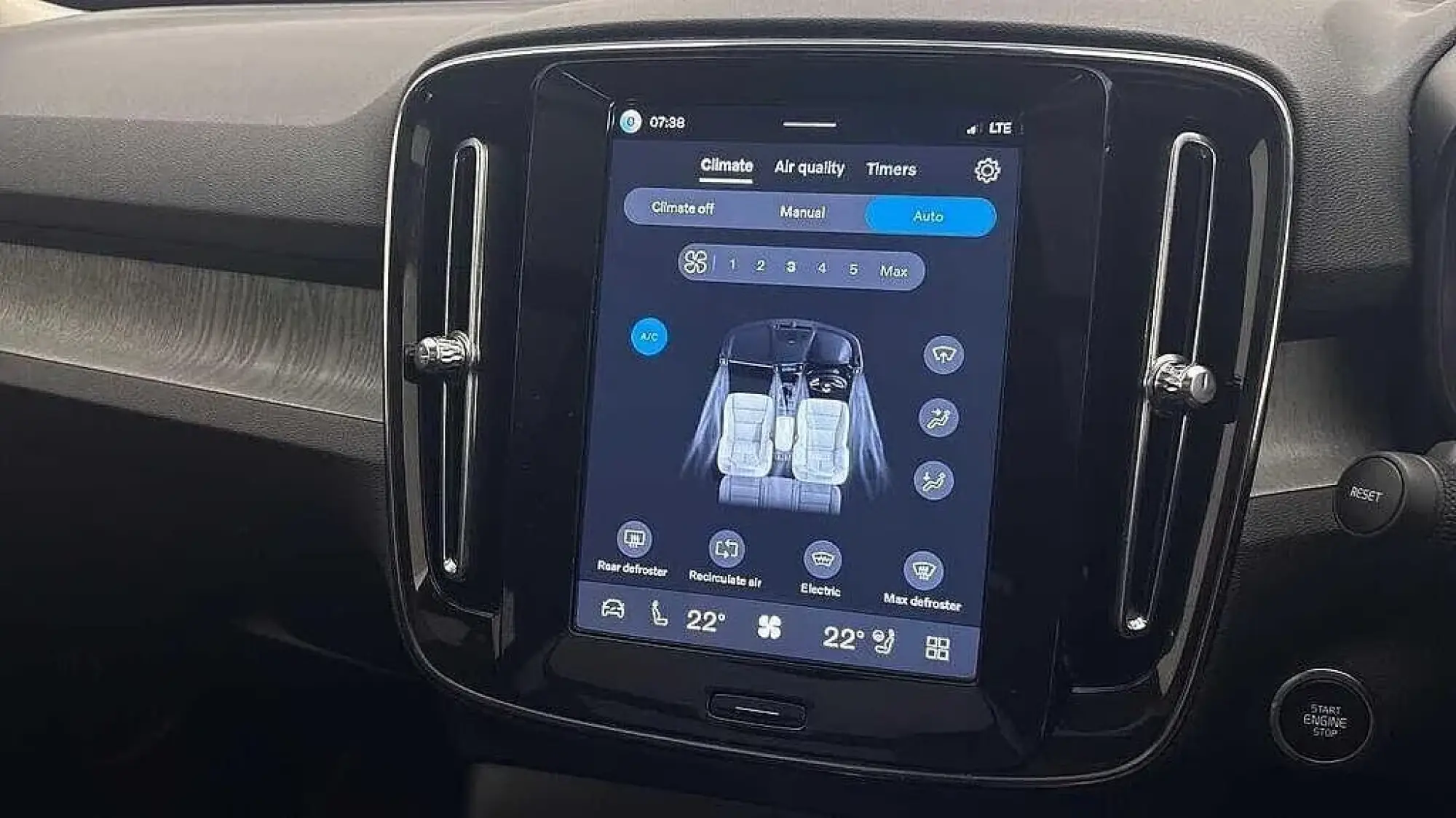 Volvo XC40 Image 28