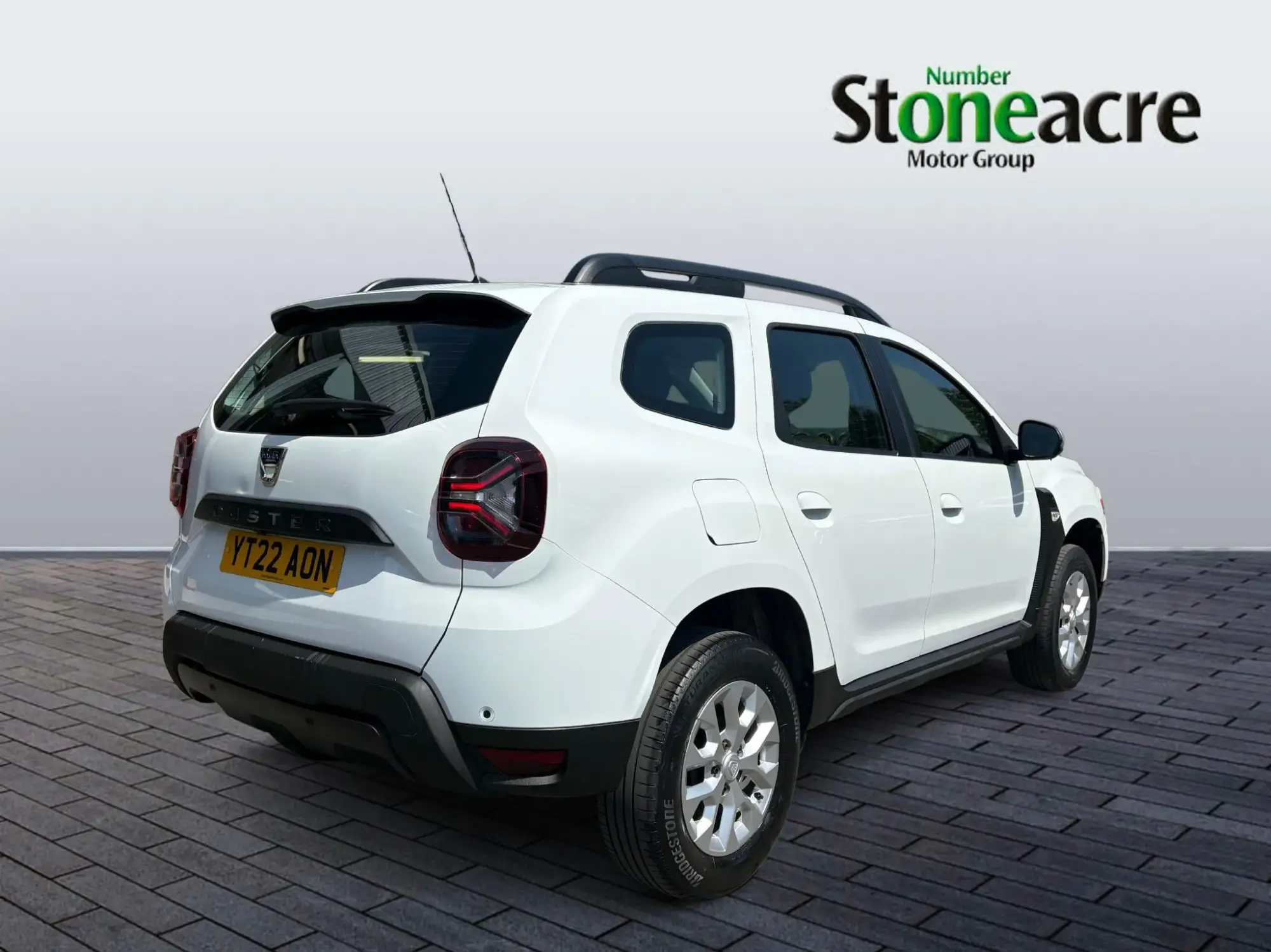 Dacia Duster 1.0 TCe 90 Comfort 5dr YT22AON Image 3