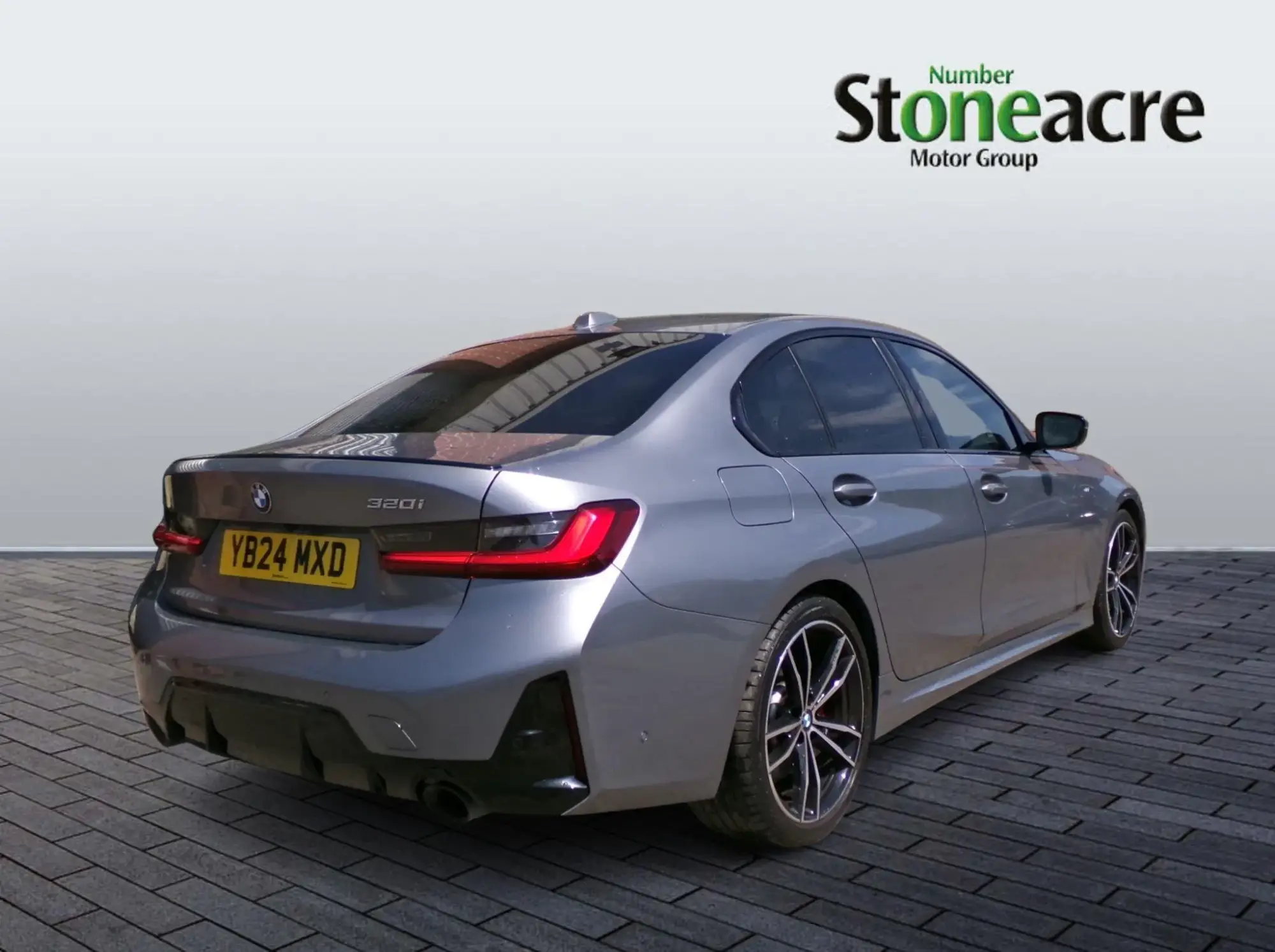 BMW 3 Series Image 2 BMW 3 Series Image 2