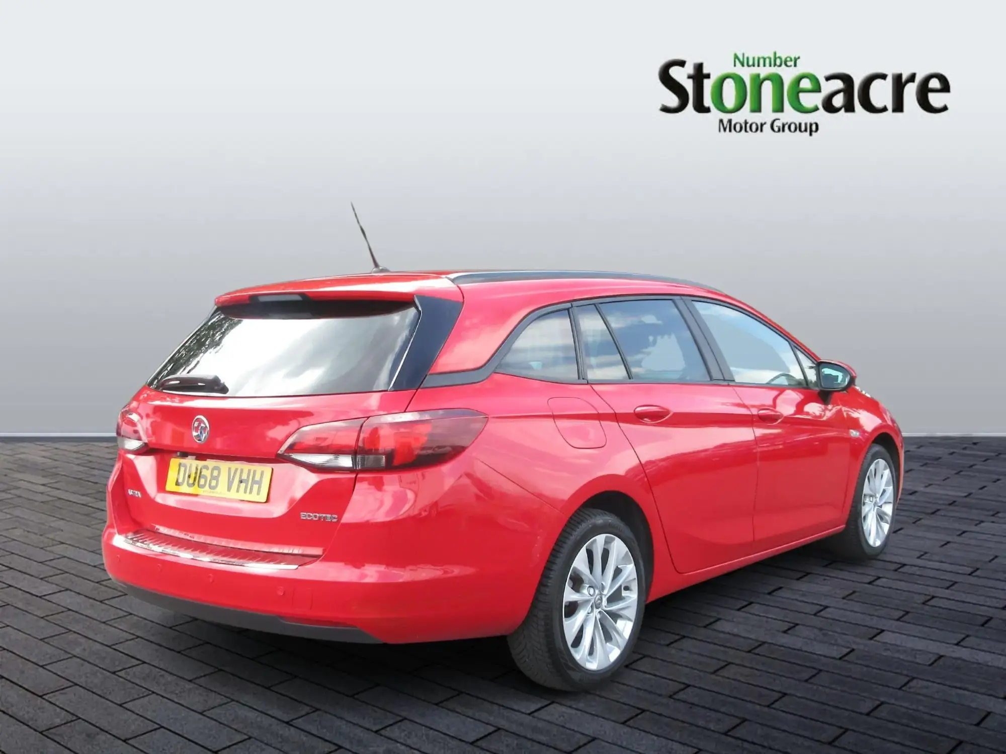 Vauxhall Astra 1.0i Turbo ecoTEC Design Sports Tourer Euro 6 (s/s) 5dr DU68VHH Image 3