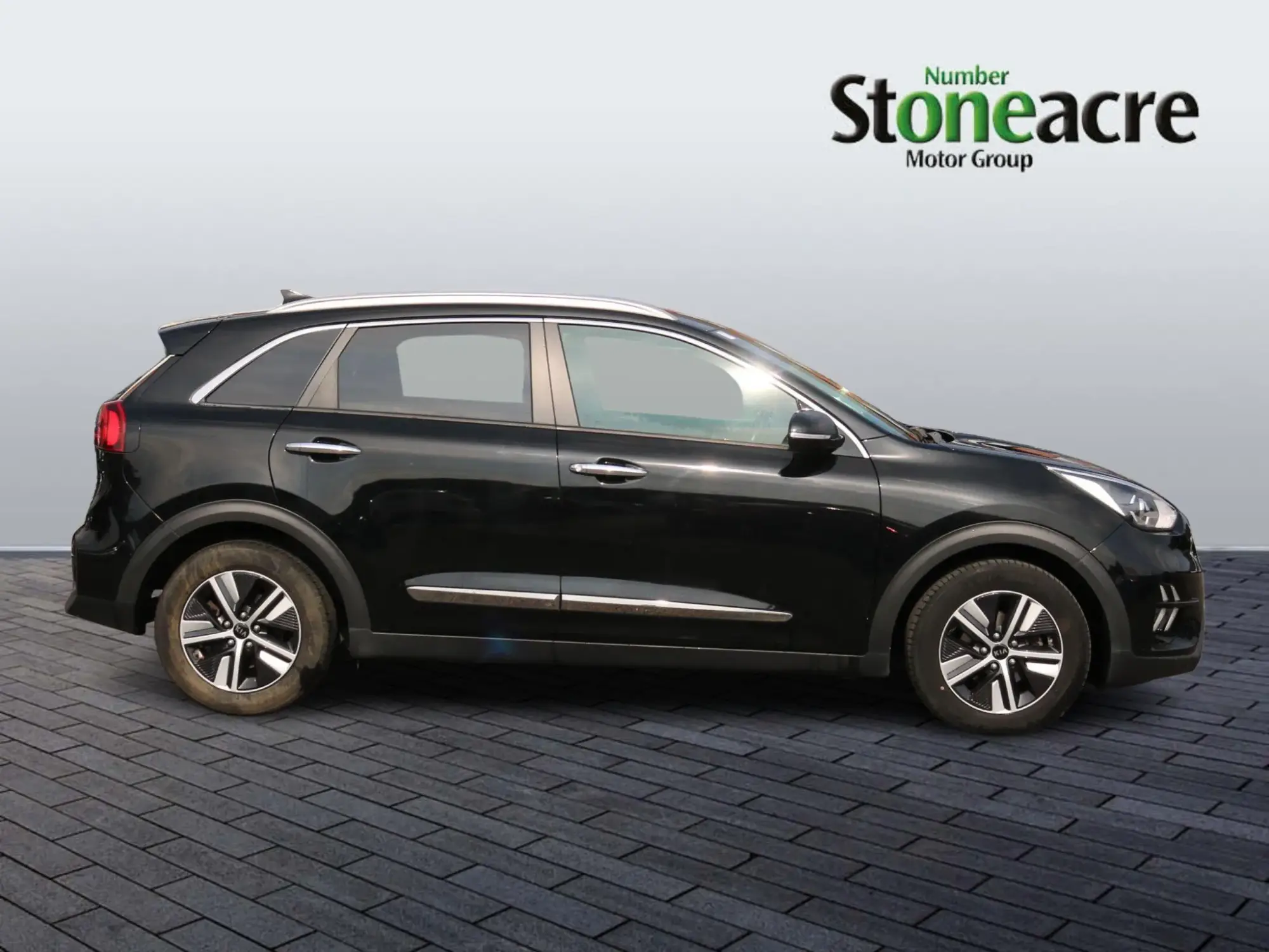 Kia Niro 1.6 GDi PHEV 3 5dr DCT ML70ZSX Image 2 Kia Niro 1.6 GDi PHEV 3 5dr DCT ML70ZSX Image 2