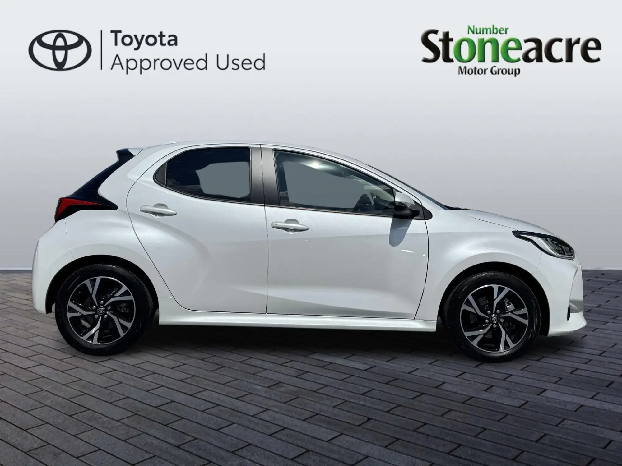Toyota Yaris Image 2