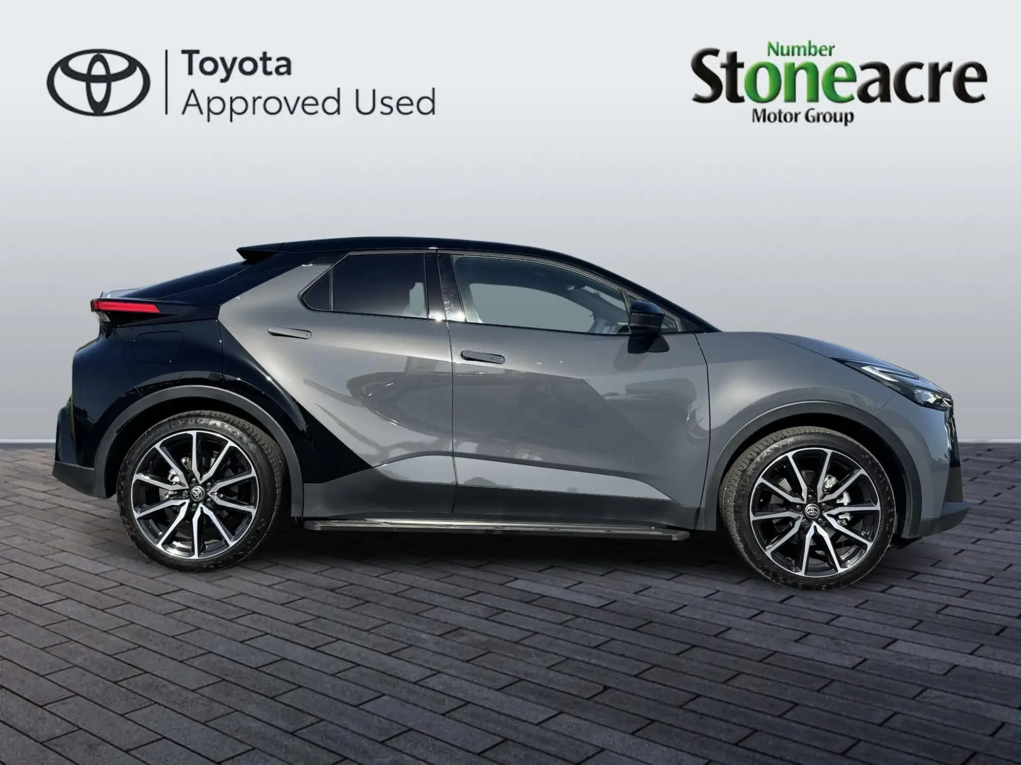Toyota C-HR Plug-in Hybrid Image 2 Toyota C-HR Plug-in Hybrid Image 2