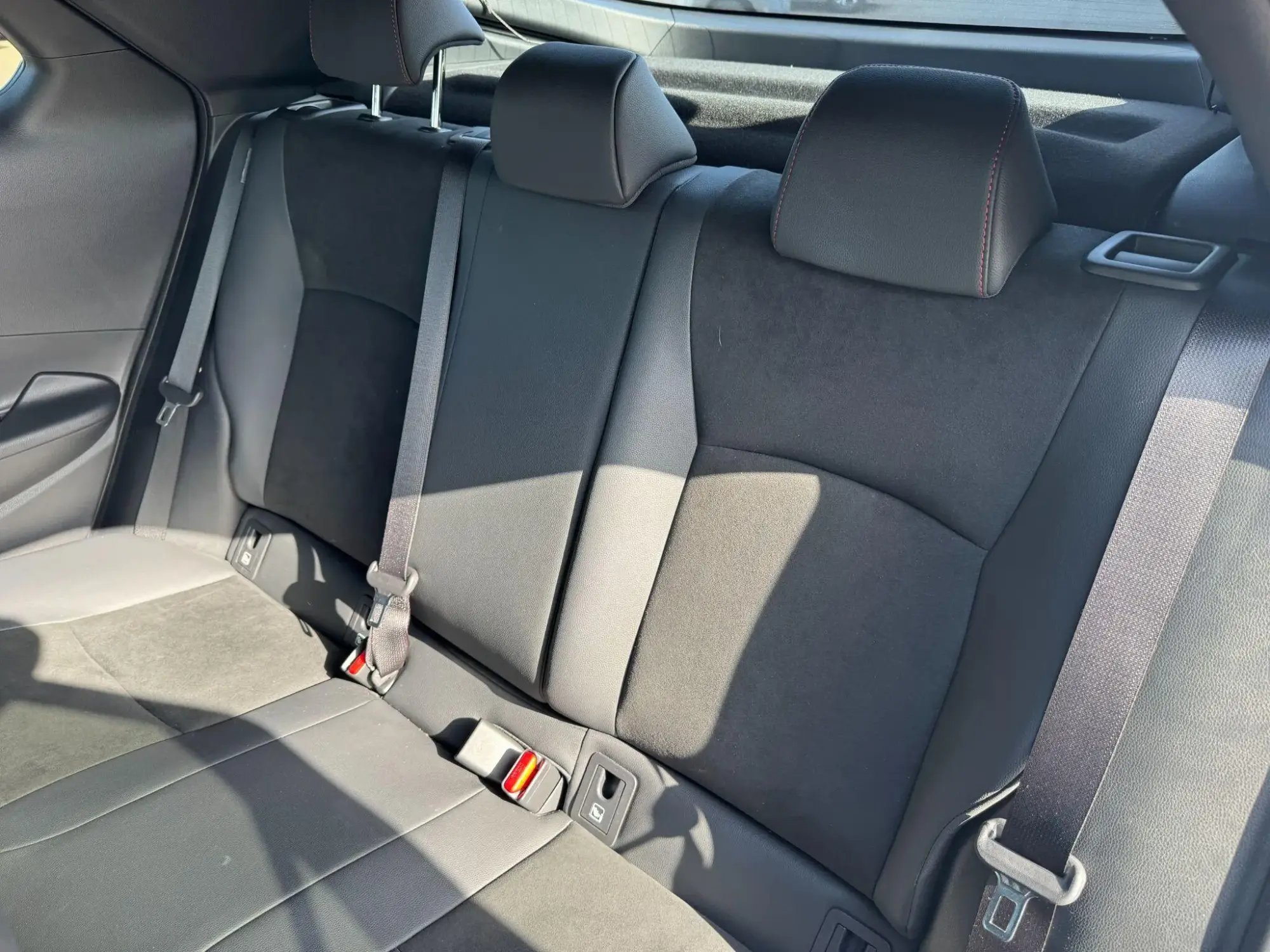 Toyota C-HR Plug-in Hybrid Image 12 Toyota C-HR Plug-in Hybrid Image 12