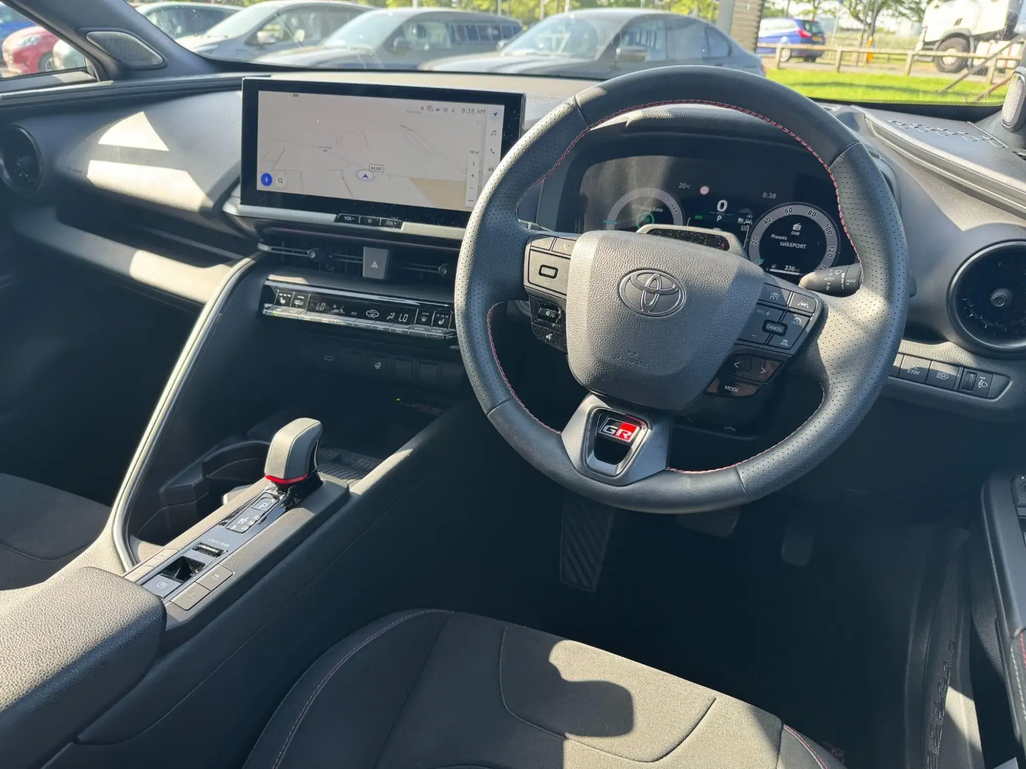 Toyota C-HR Plug-in Hybrid Image 15 Toyota C-HR Plug-in Hybrid Image 15