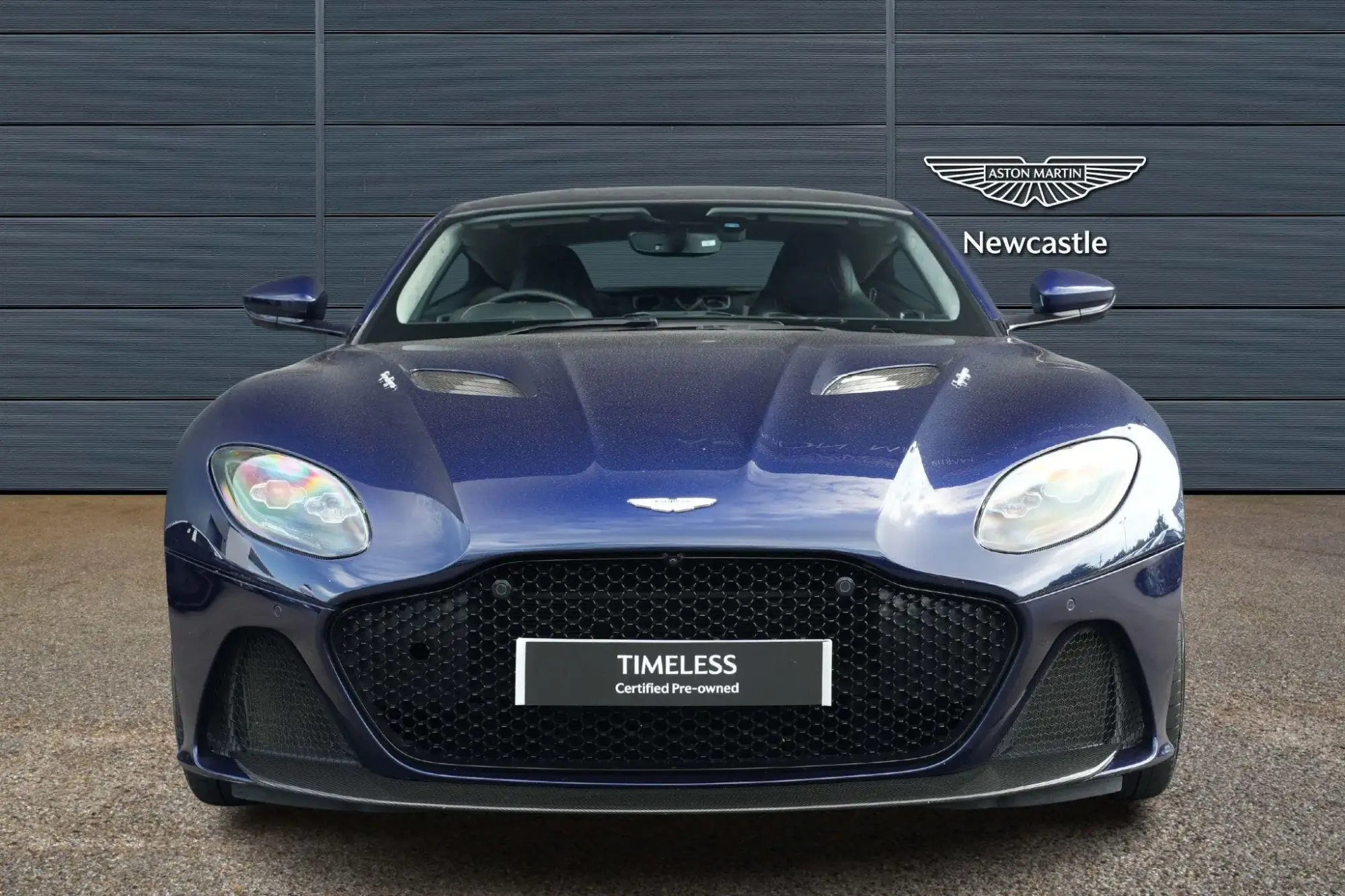 Aston Martin DBS 5.2 V12 BiTurbo Superleggera Coupe 2dr Petrol Auto Euro 6 (s/s) (715 bhp) AK68UGV Image 2