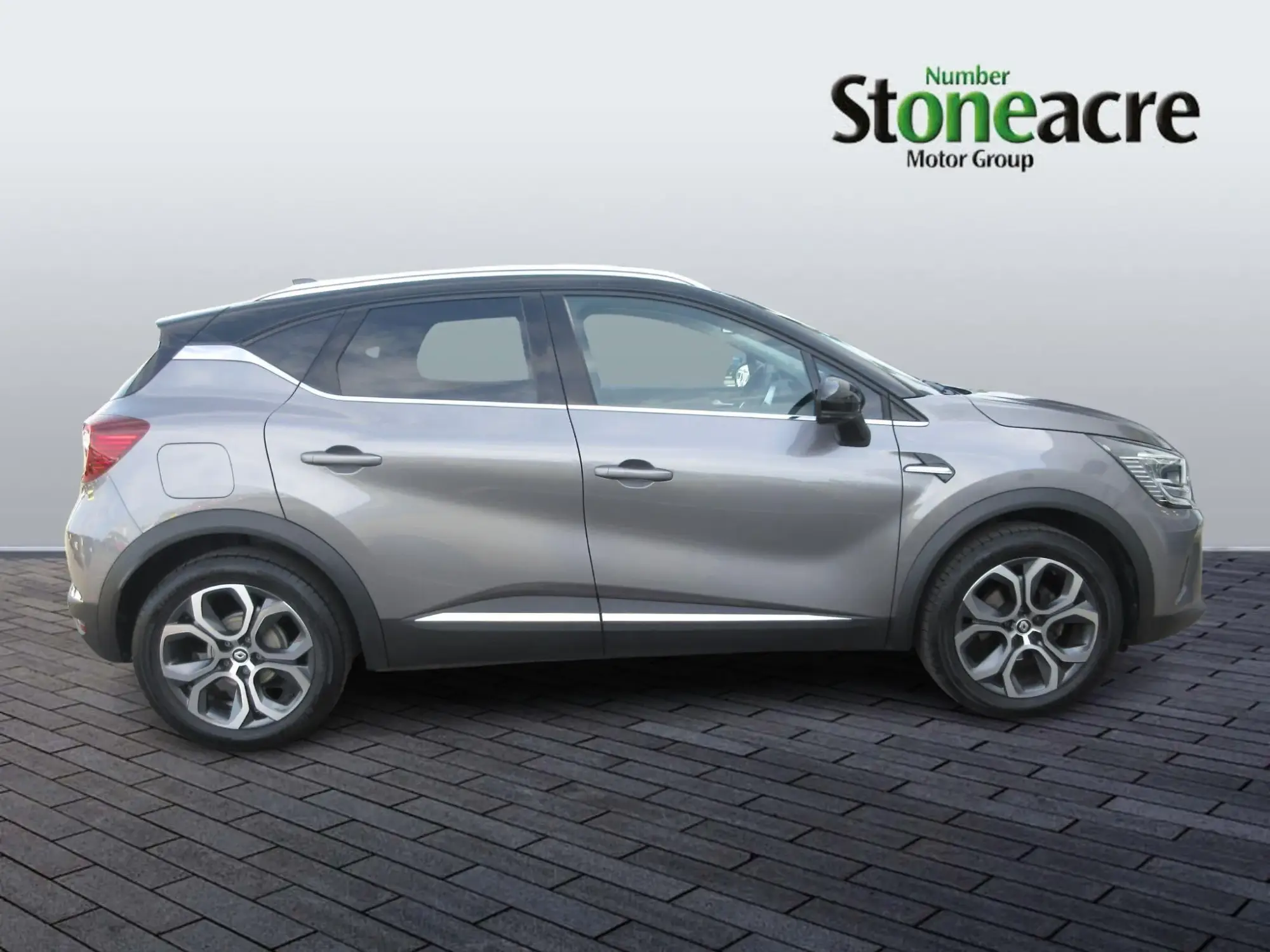 Renault Captur Image 2