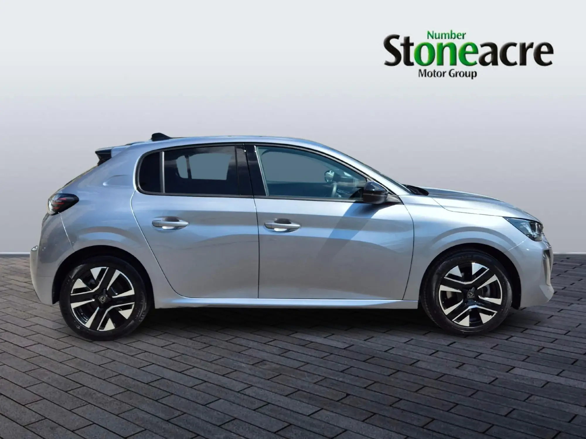 Peugeot 208 1.2 PureTech Allure Euro 6 (s/s) 5dr FH74UGU Image 2