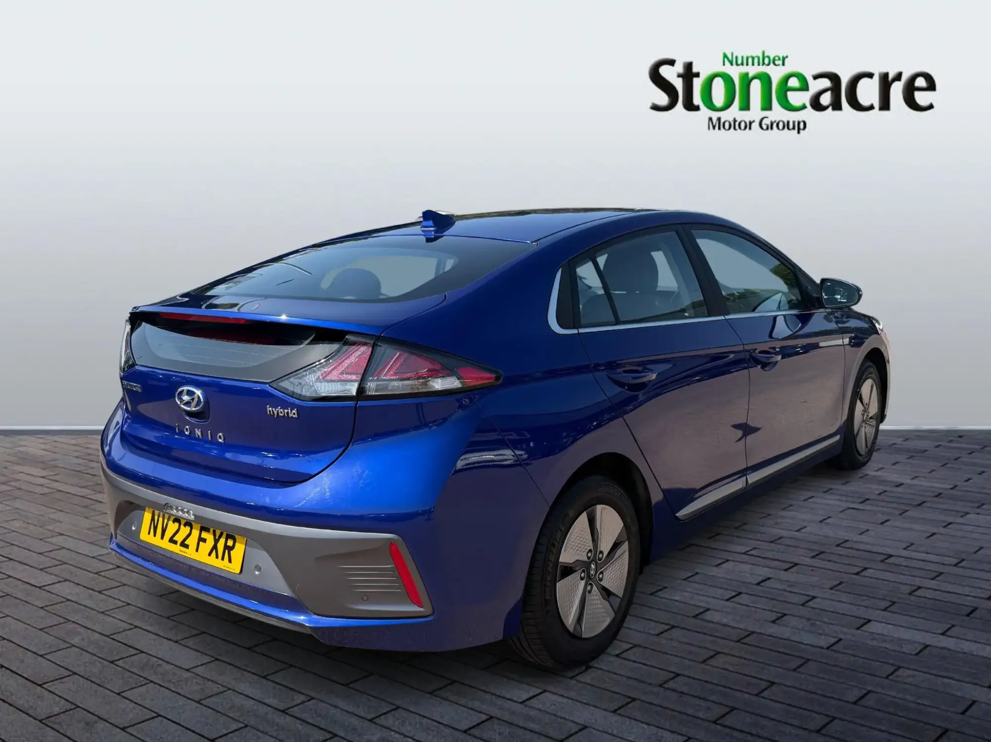 Hyundai IONIQ Hybrid Image 3