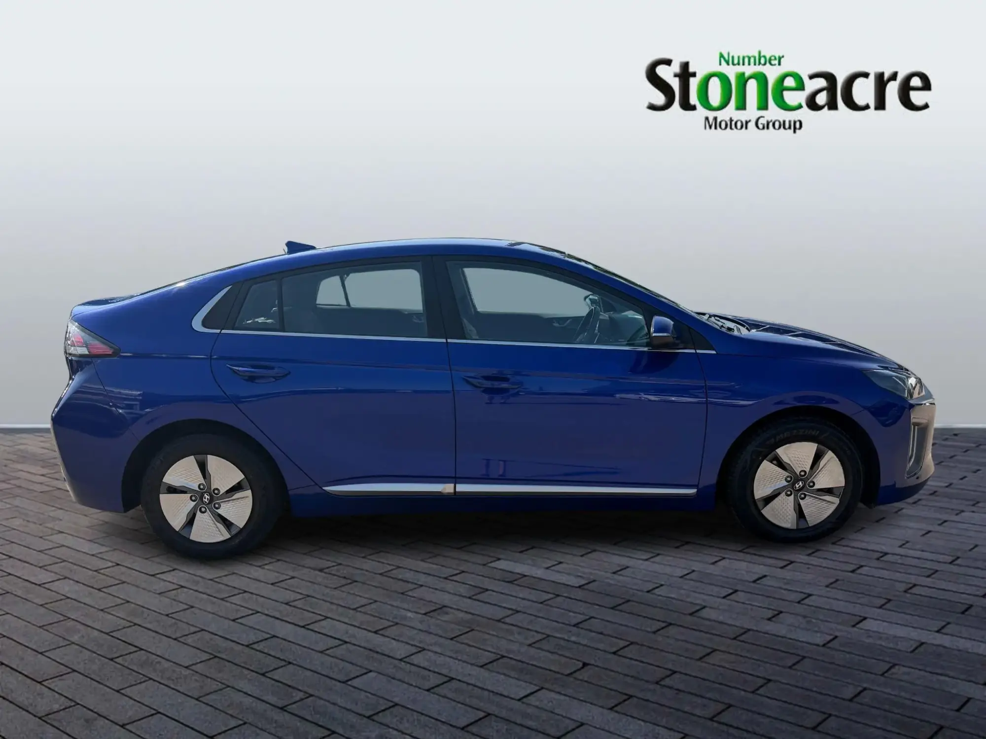Hyundai IONIQ Hybrid Image 2