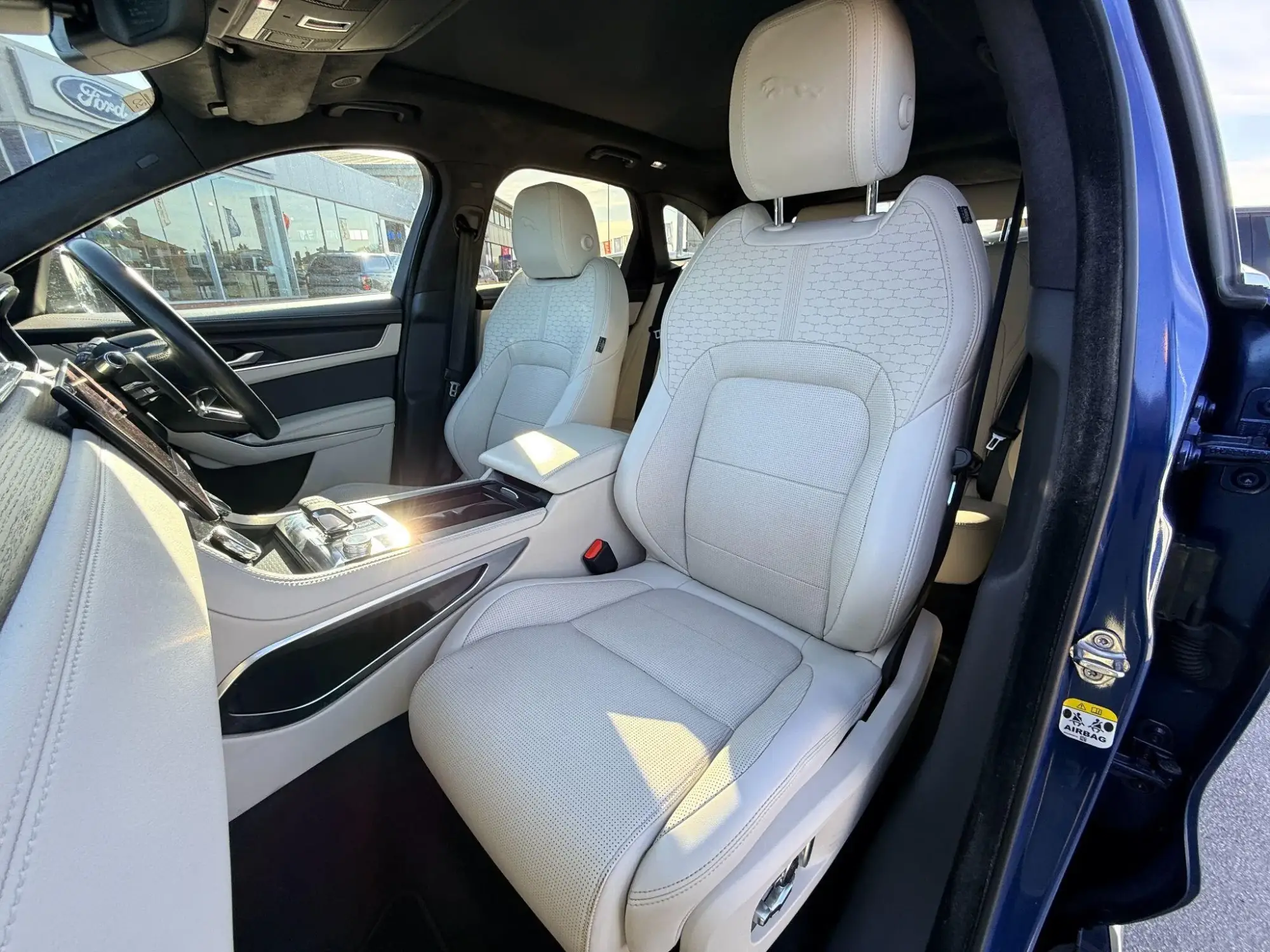 Jaguar F-Pace Image 27 Jaguar F-Pace Image 27