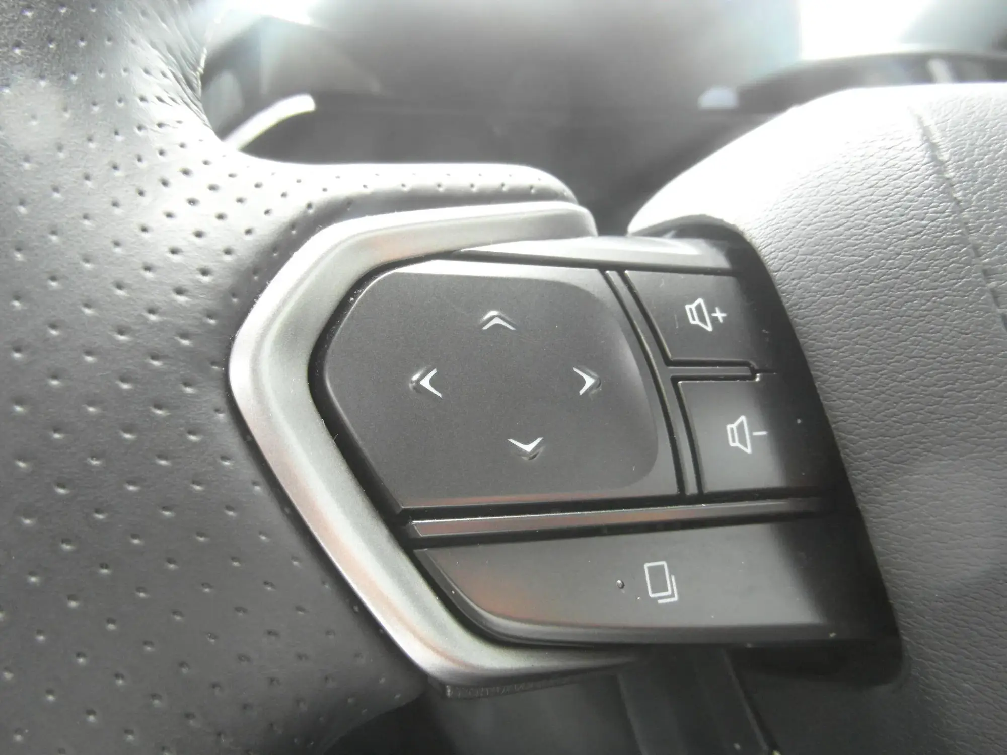 Lexus NX Plug-In Hybrid Image 24 Lexus NX Plug-In Hybrid Image 24