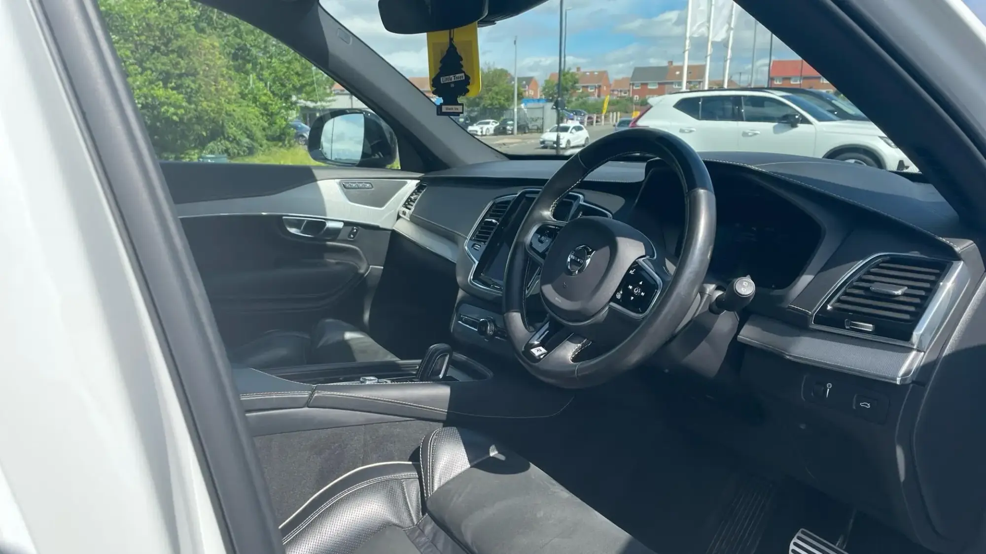 Volvo XC90 Image 11