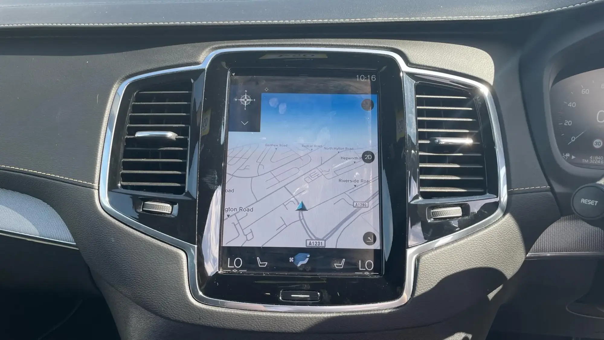 Volvo XC90 Image 18