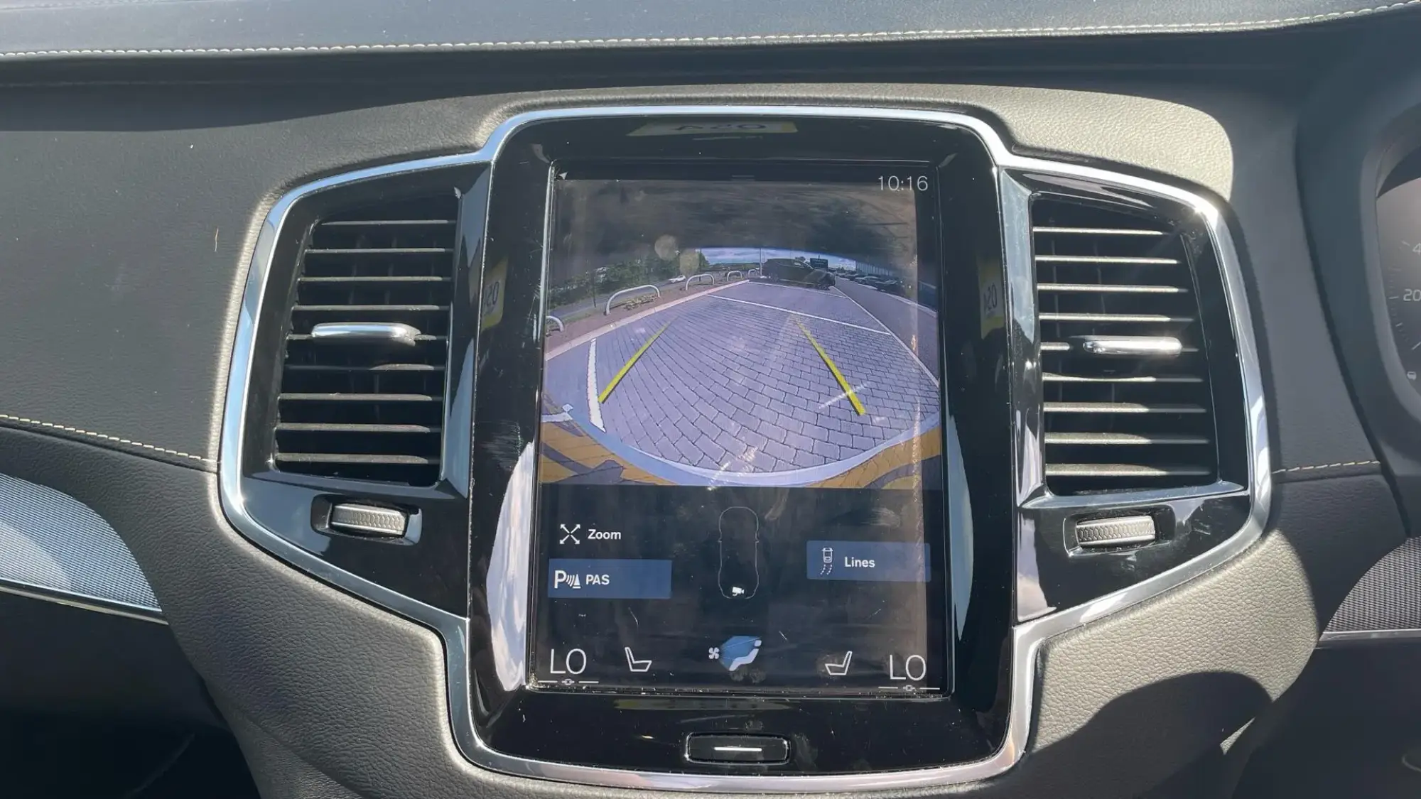 Volvo XC90 Image 19