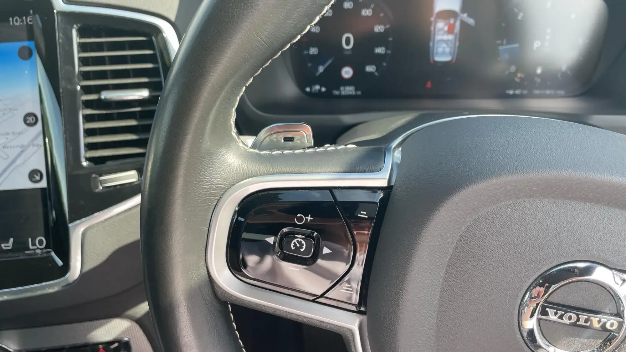Volvo XC90 Image 21