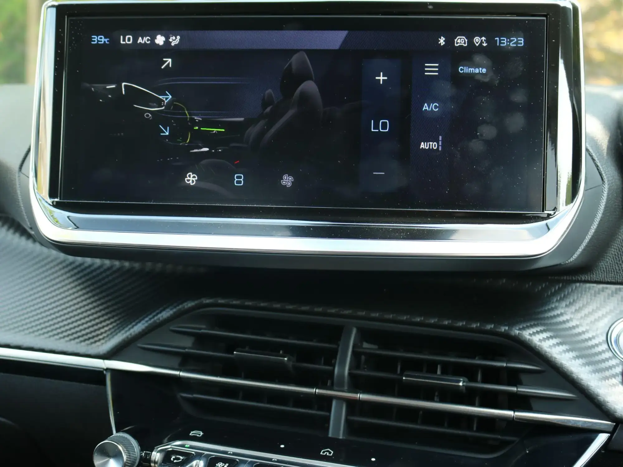 Peugeot 208 Image 19