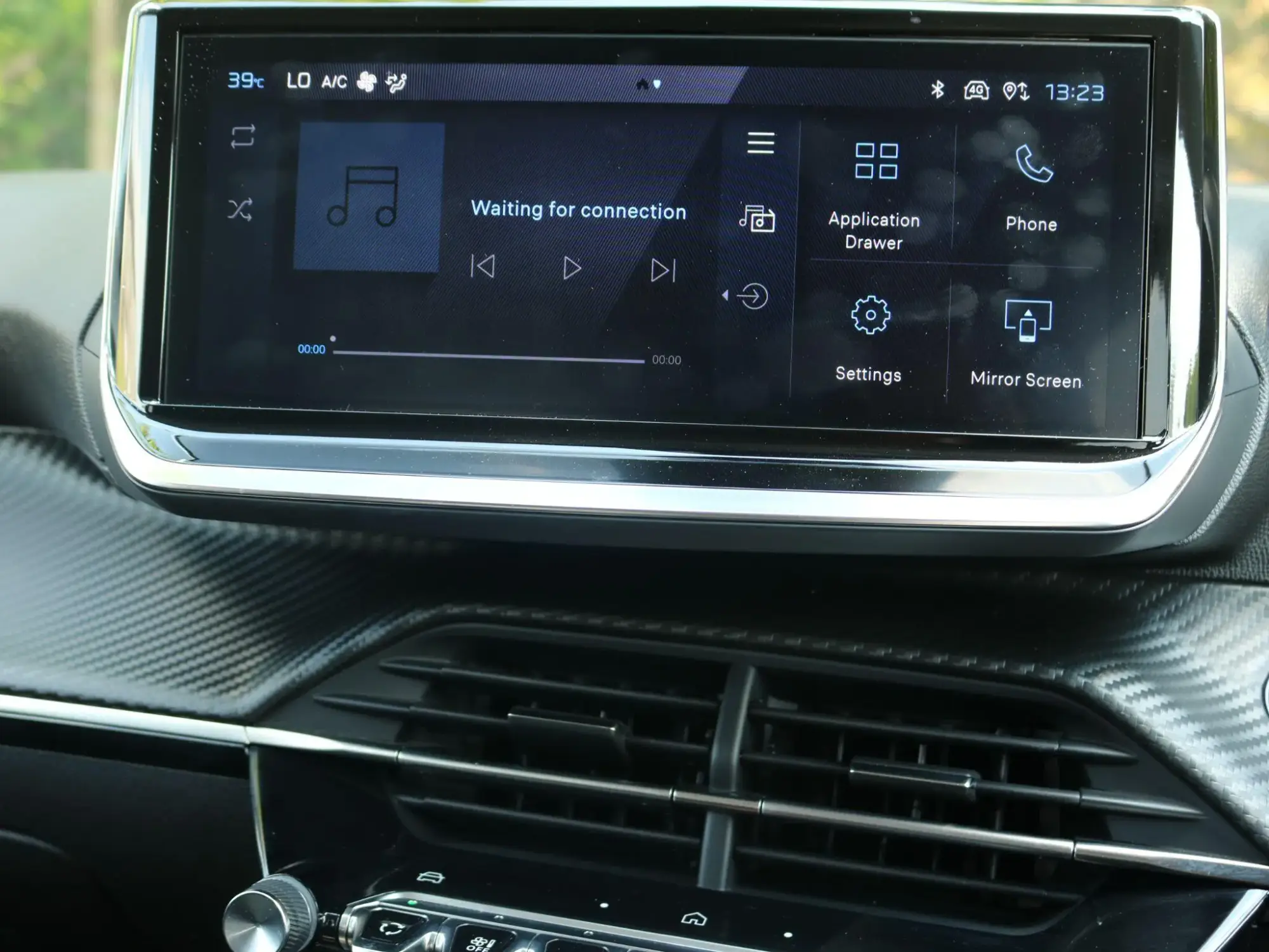 Peugeot 208 Image 21